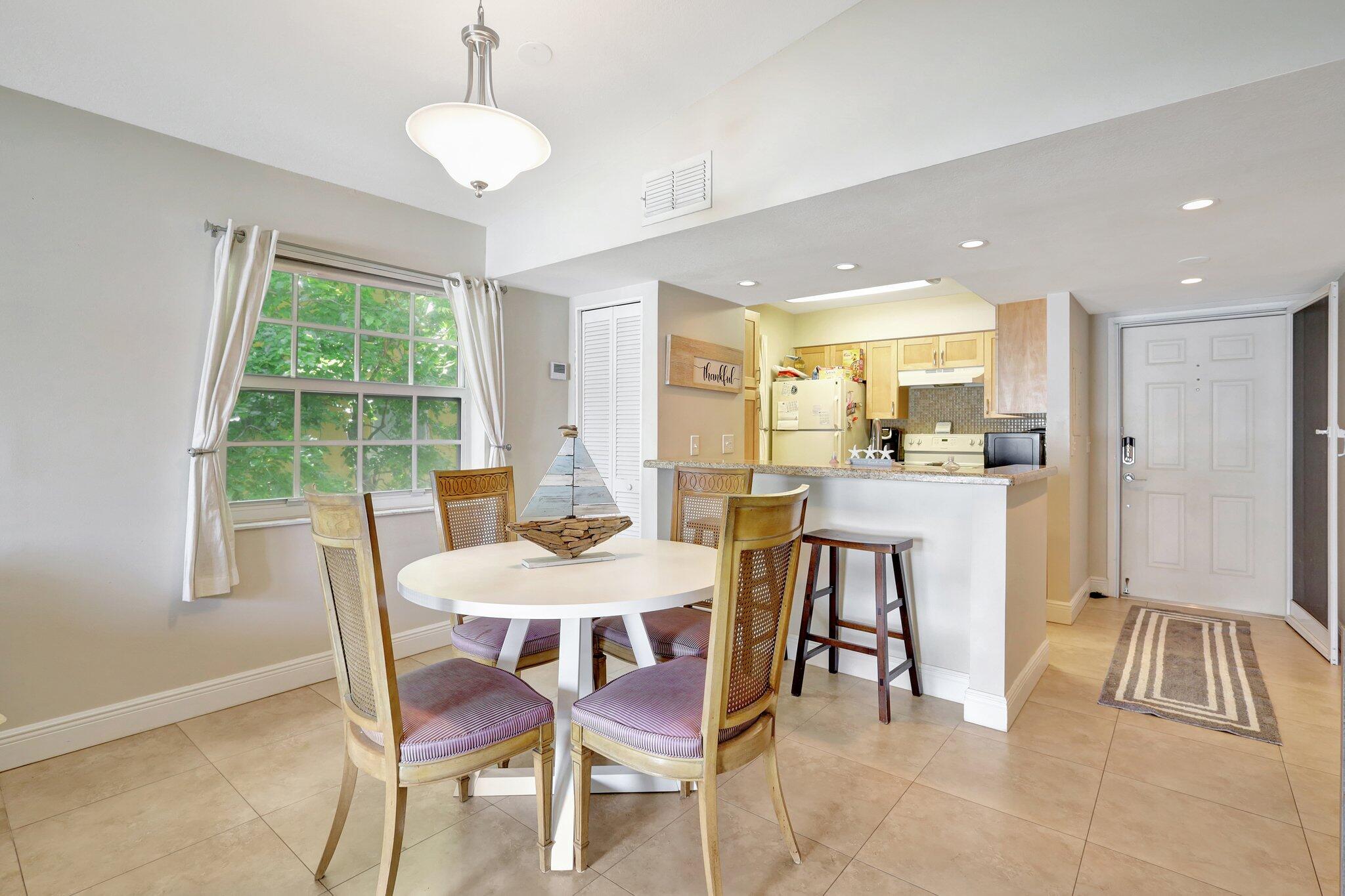 1050 Lake Shore Drive 204