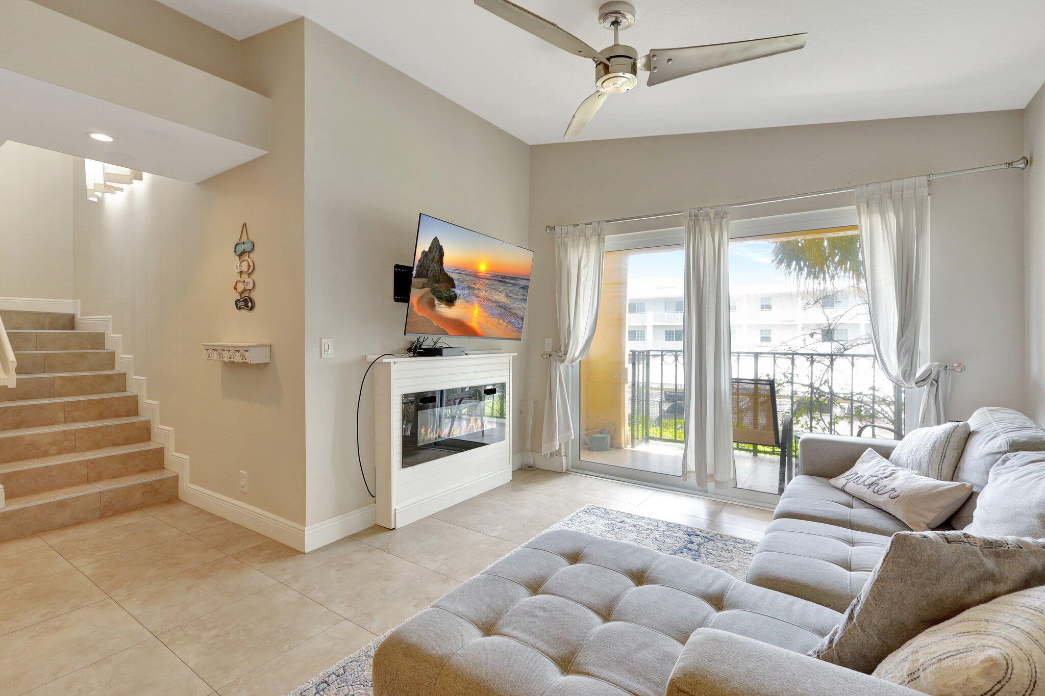 1050 Lake Shore Drive 204