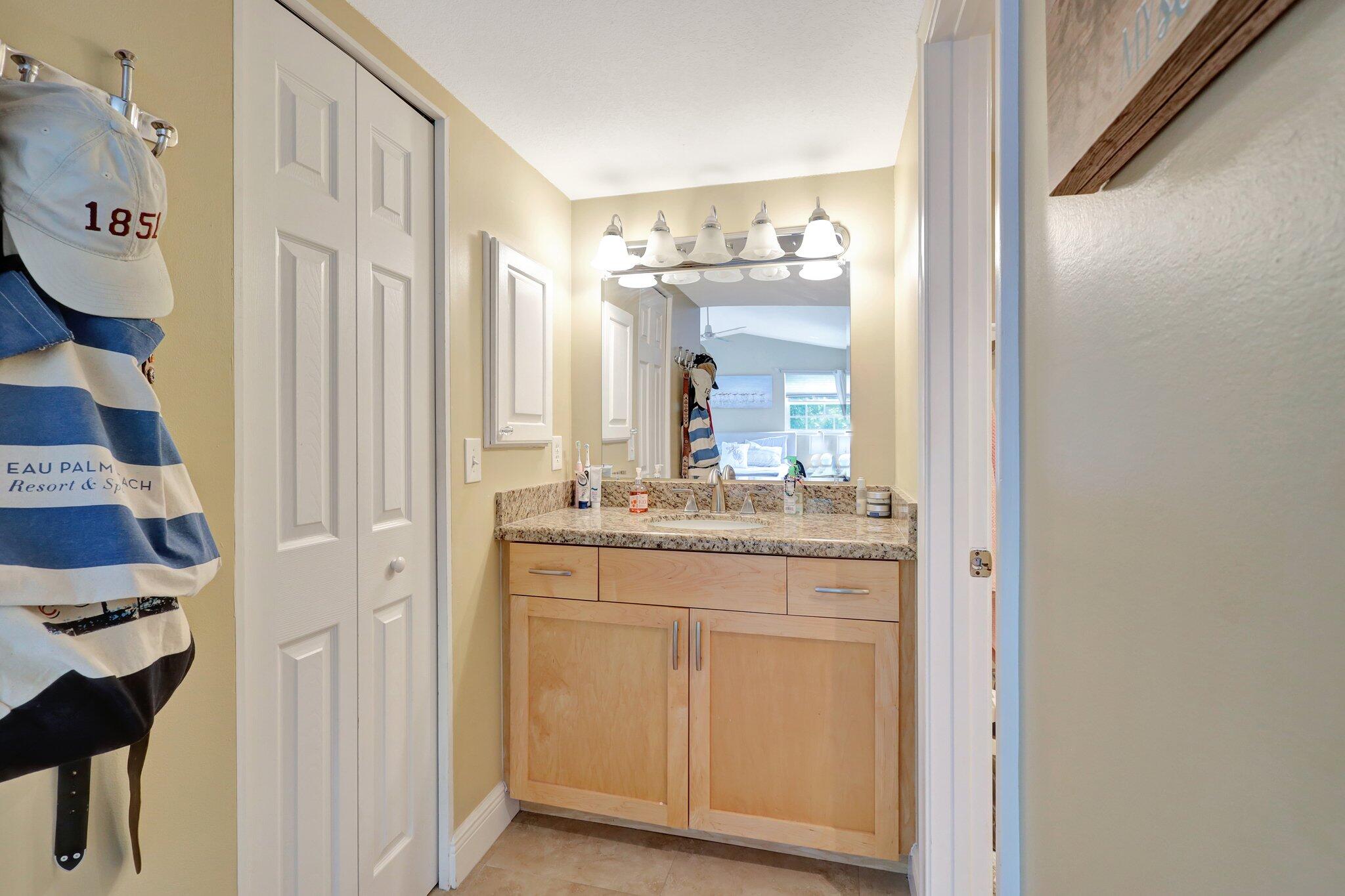 1050 Lake Shore Drive 204