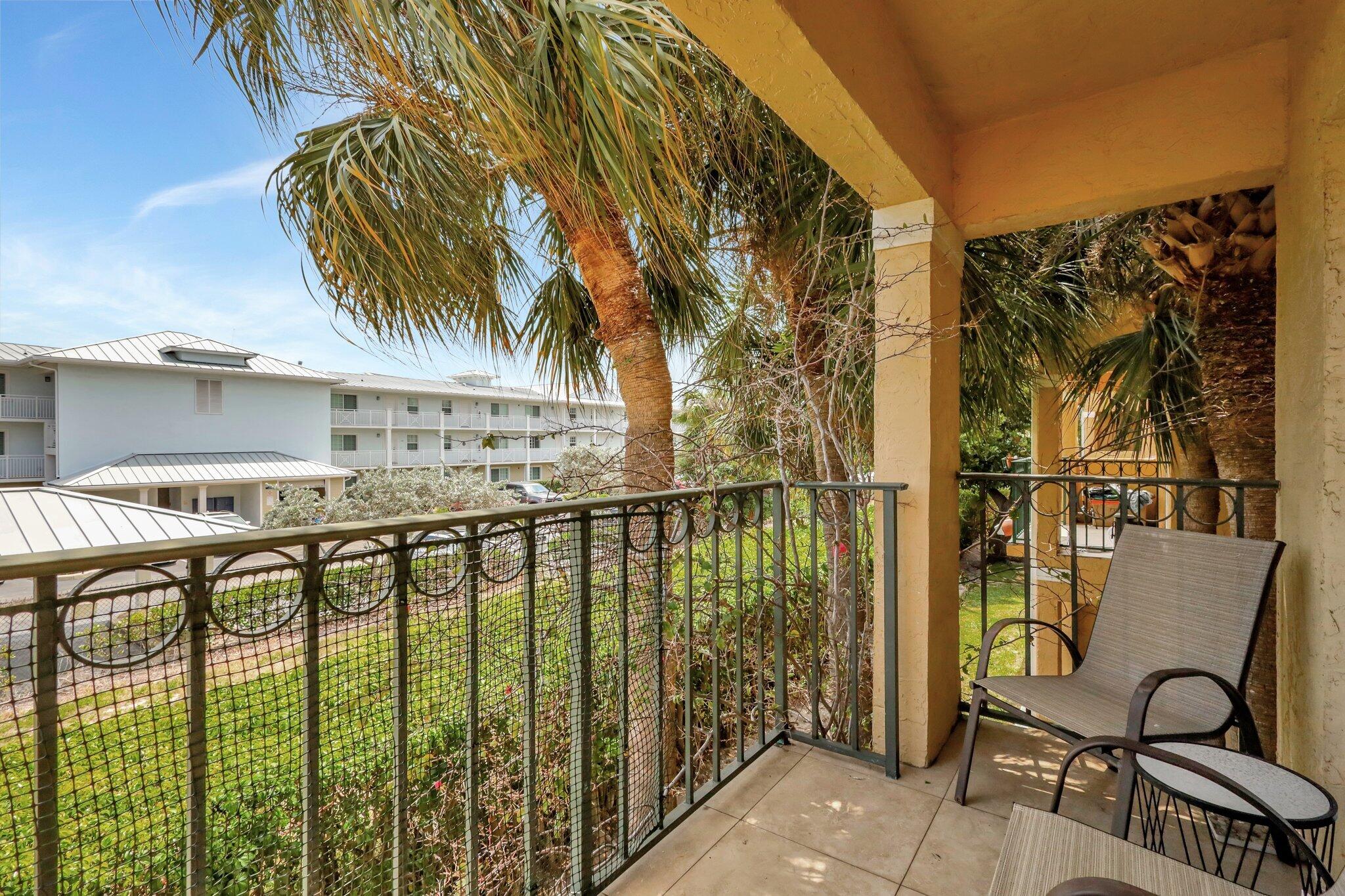 1050 Lake Shore Drive 204