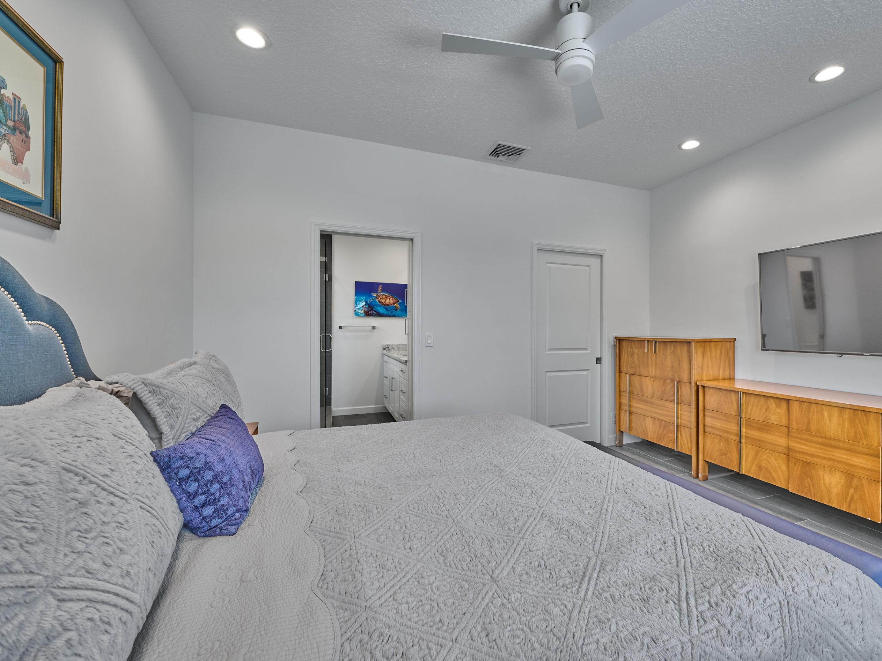 5786 Island Reach Lane