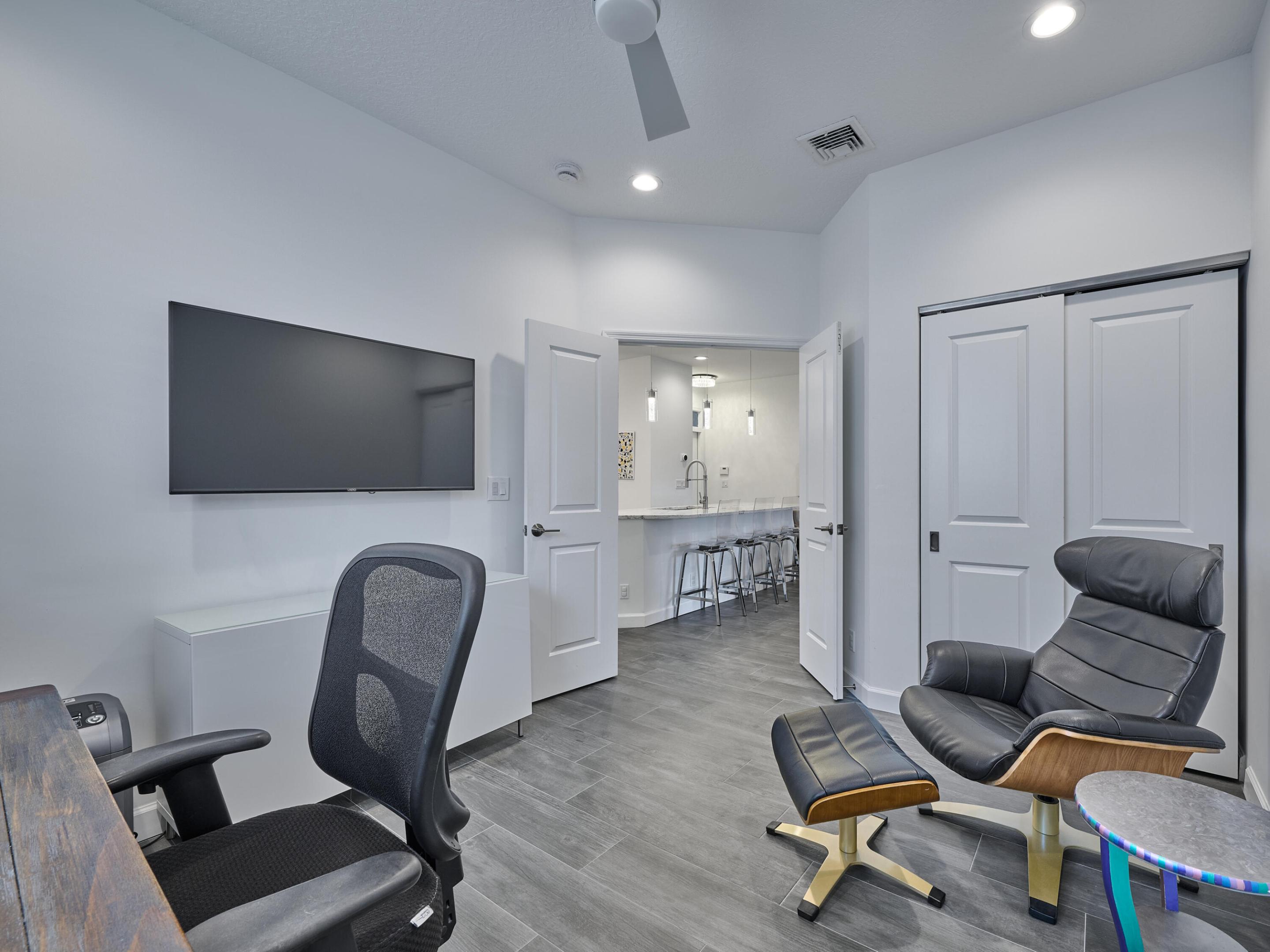 5786 Island Reach Lane