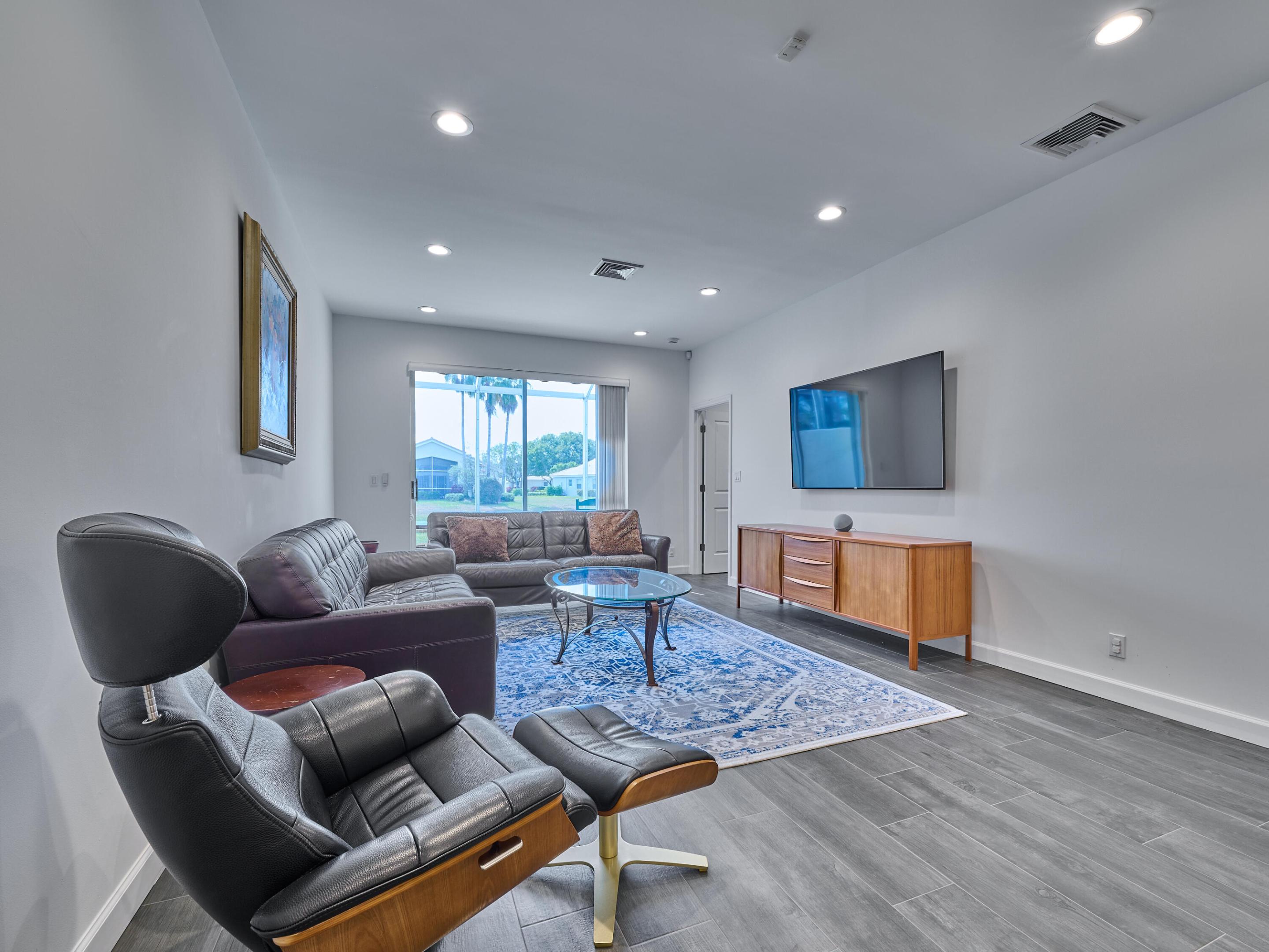 5786 Island Reach Lane