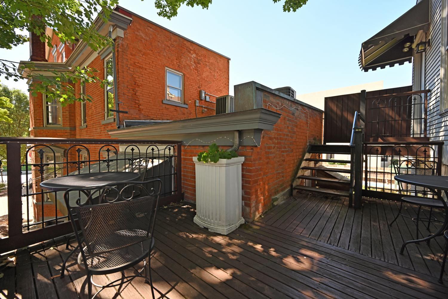 526 Philadelphia Street, 28