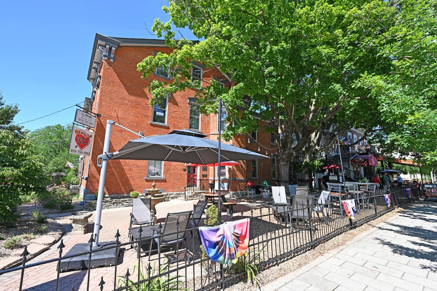 526 Philadelphia Street, 28