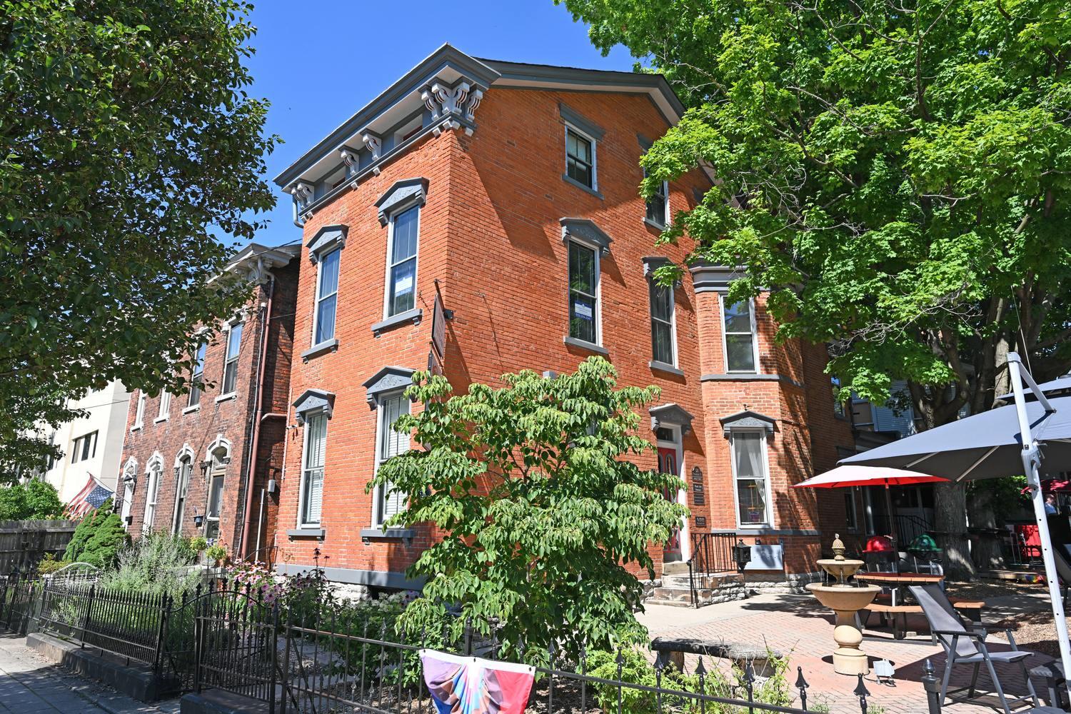 526 Philadelphia Street, 28