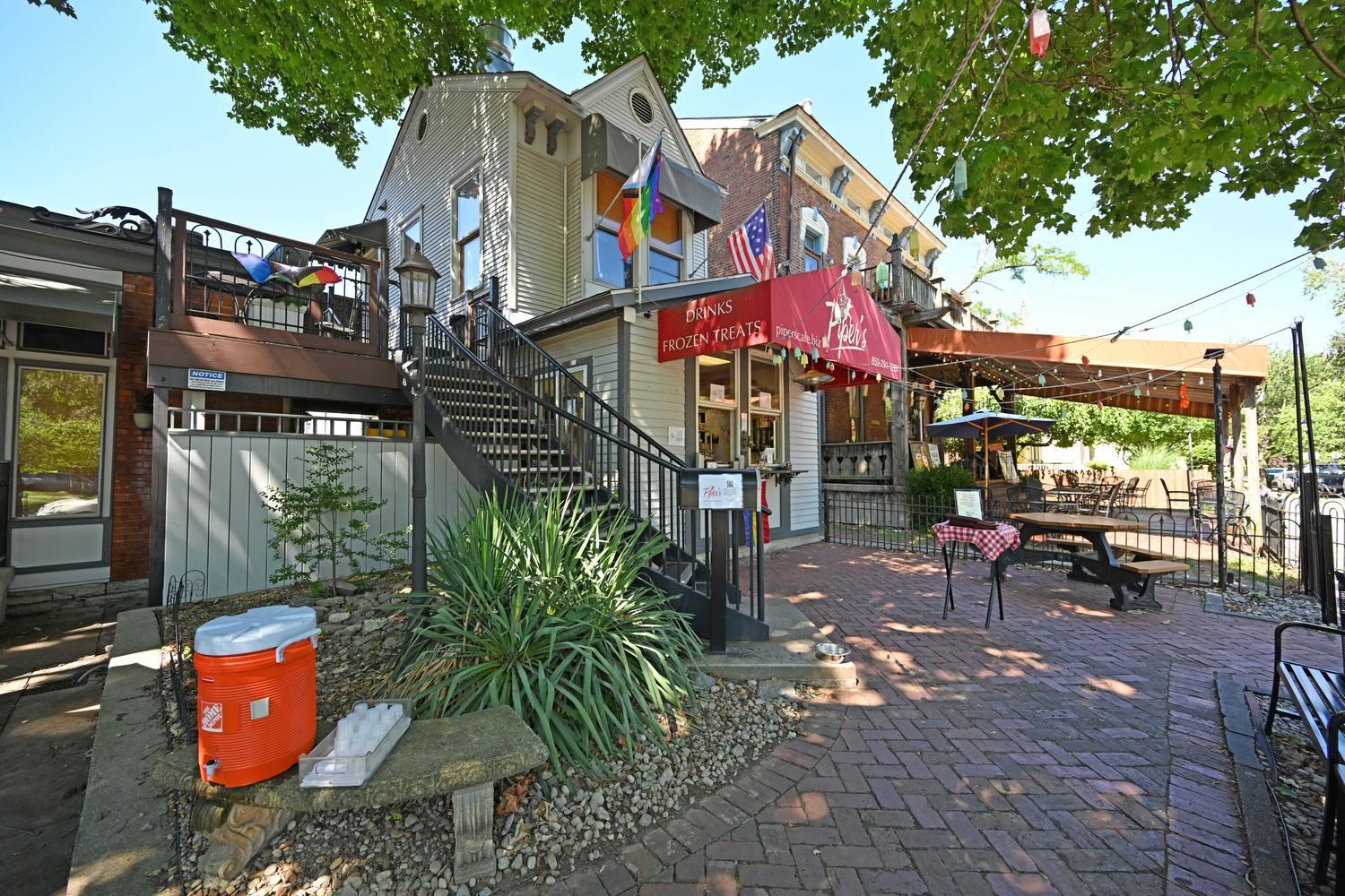 526 Philadelphia Street, 28