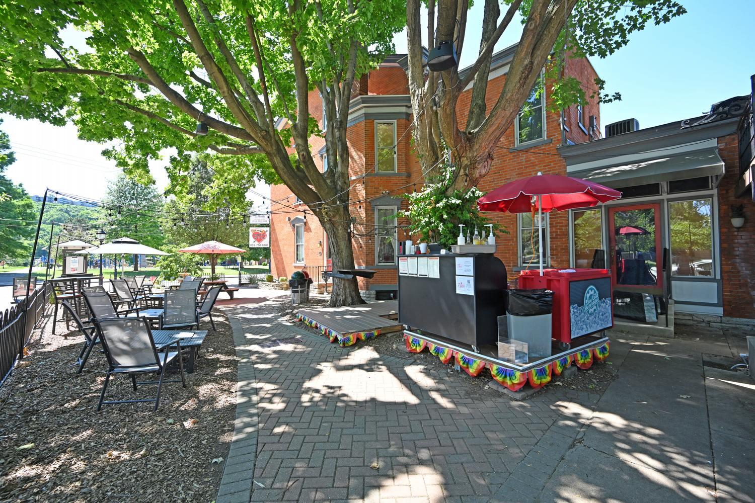 526 Philadelphia Street, 28