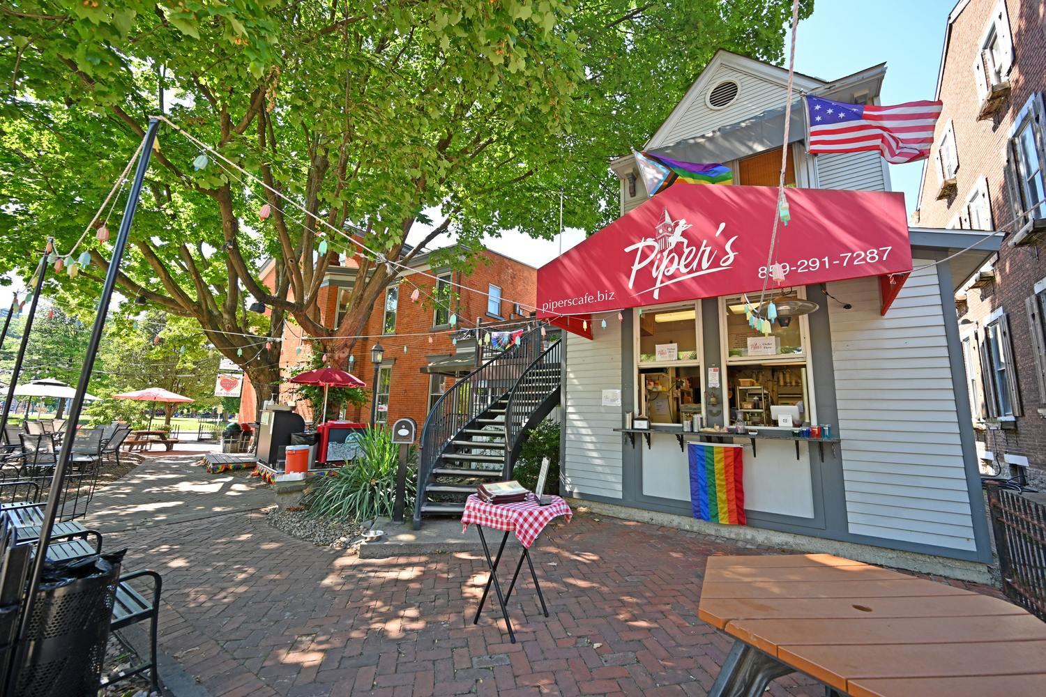 526 Philadelphia Street, 28