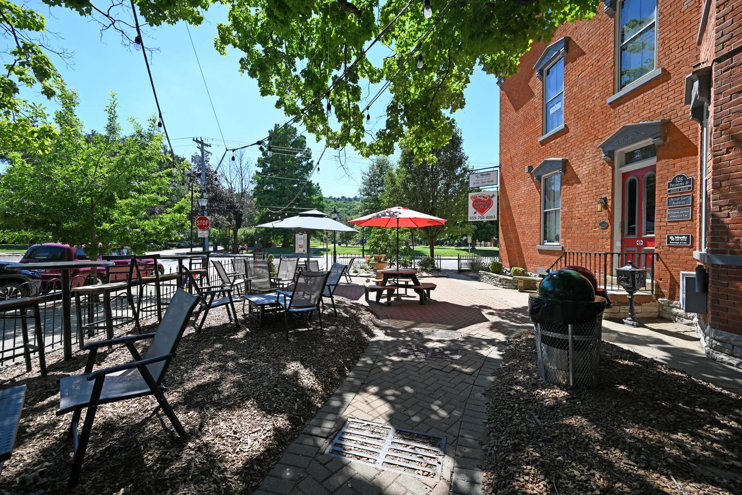 526 Philadelphia Street, 28