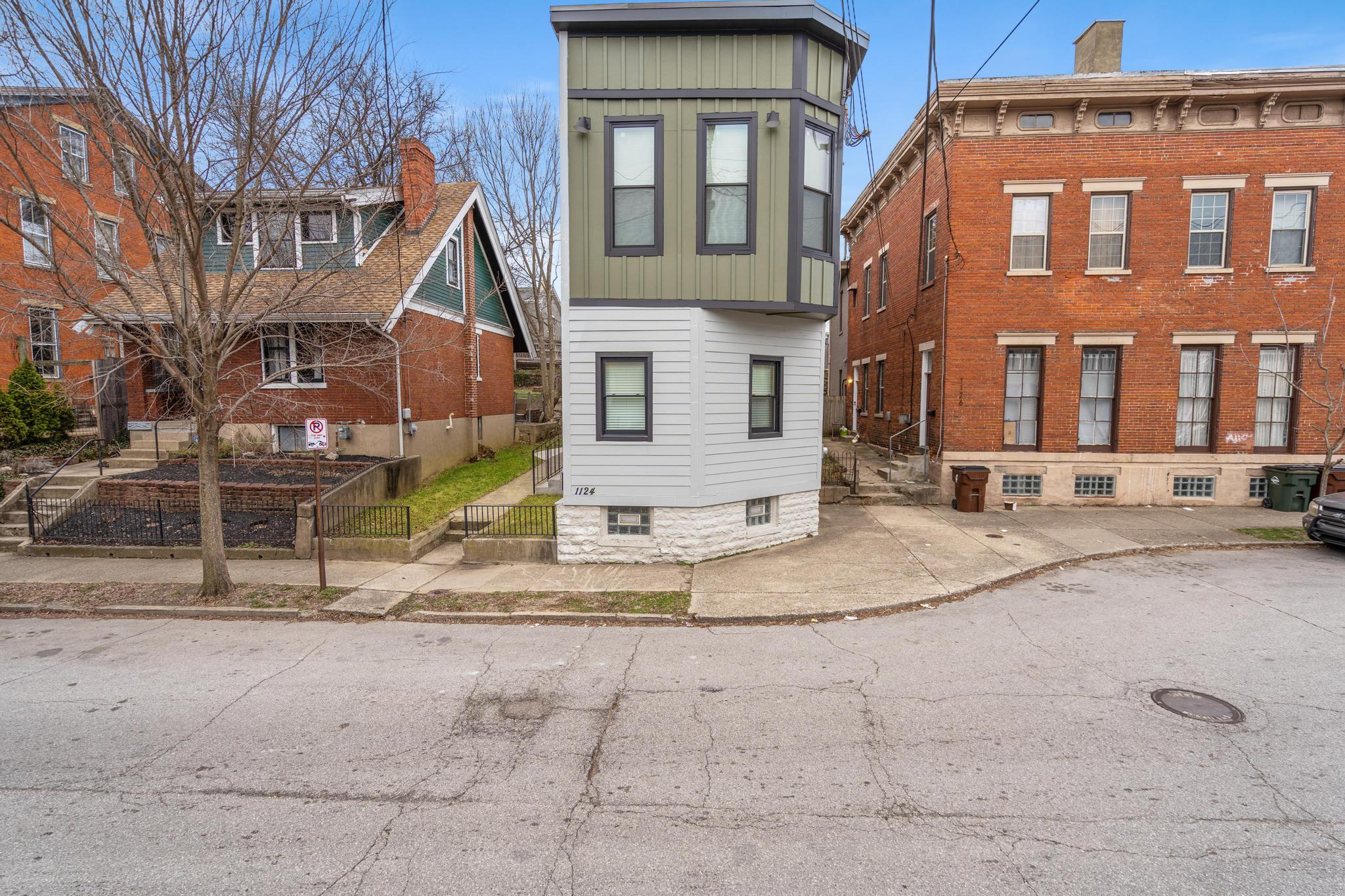 1124 Holman Street