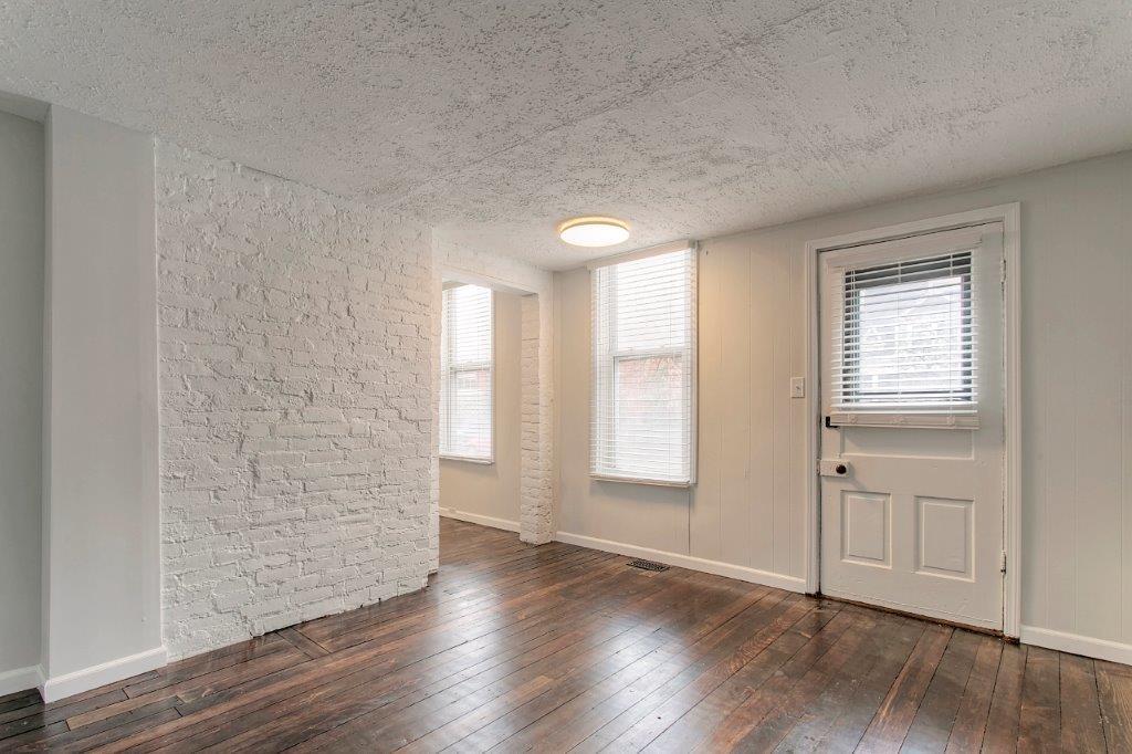 517 Sanford Street, 1