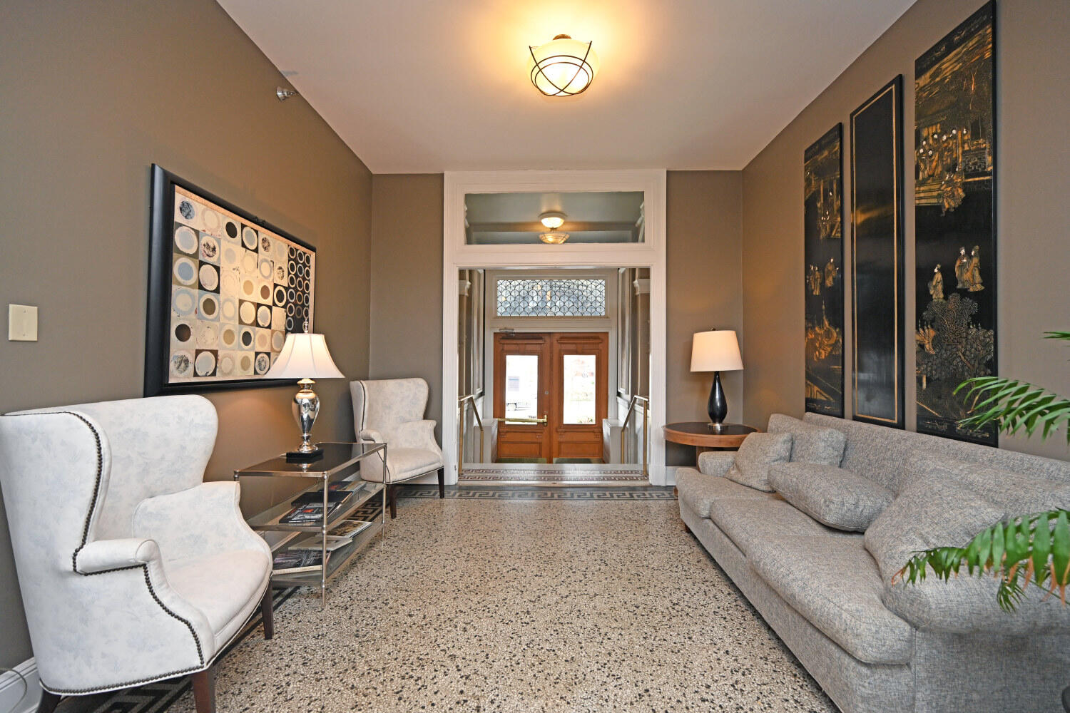 803 E 6th Street, 205
