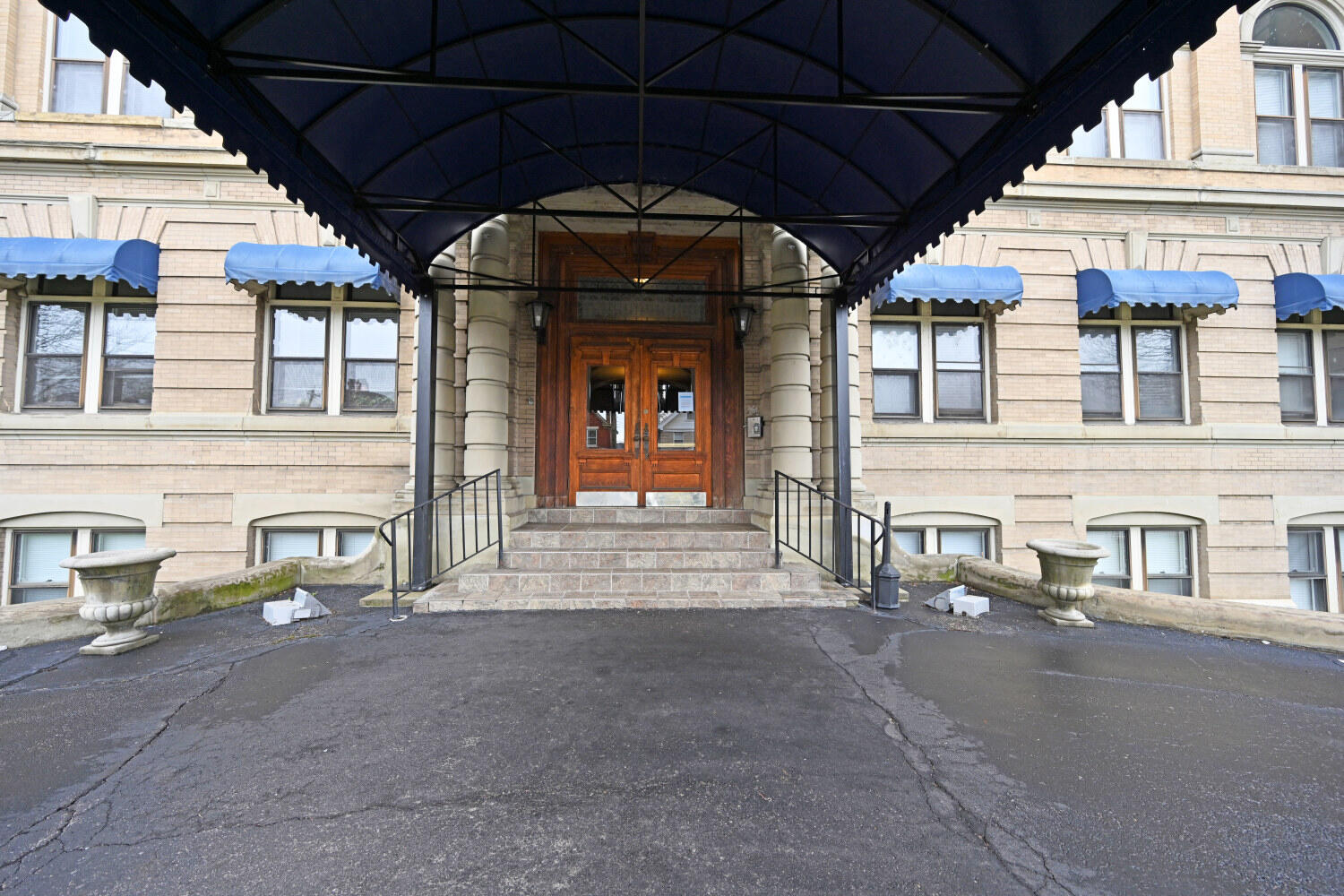 803 E 6th Street, 205