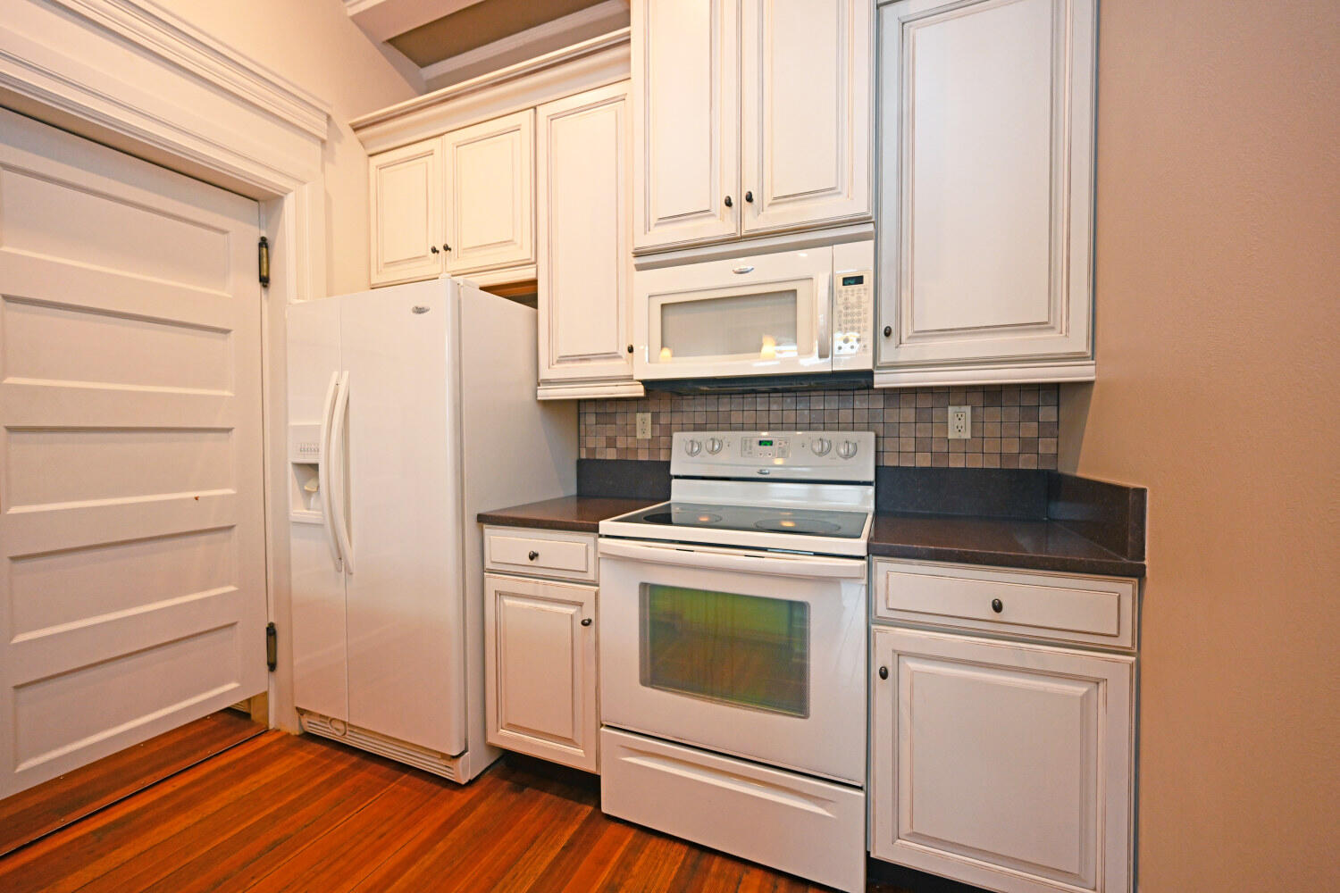 803 E 6th Street, 205