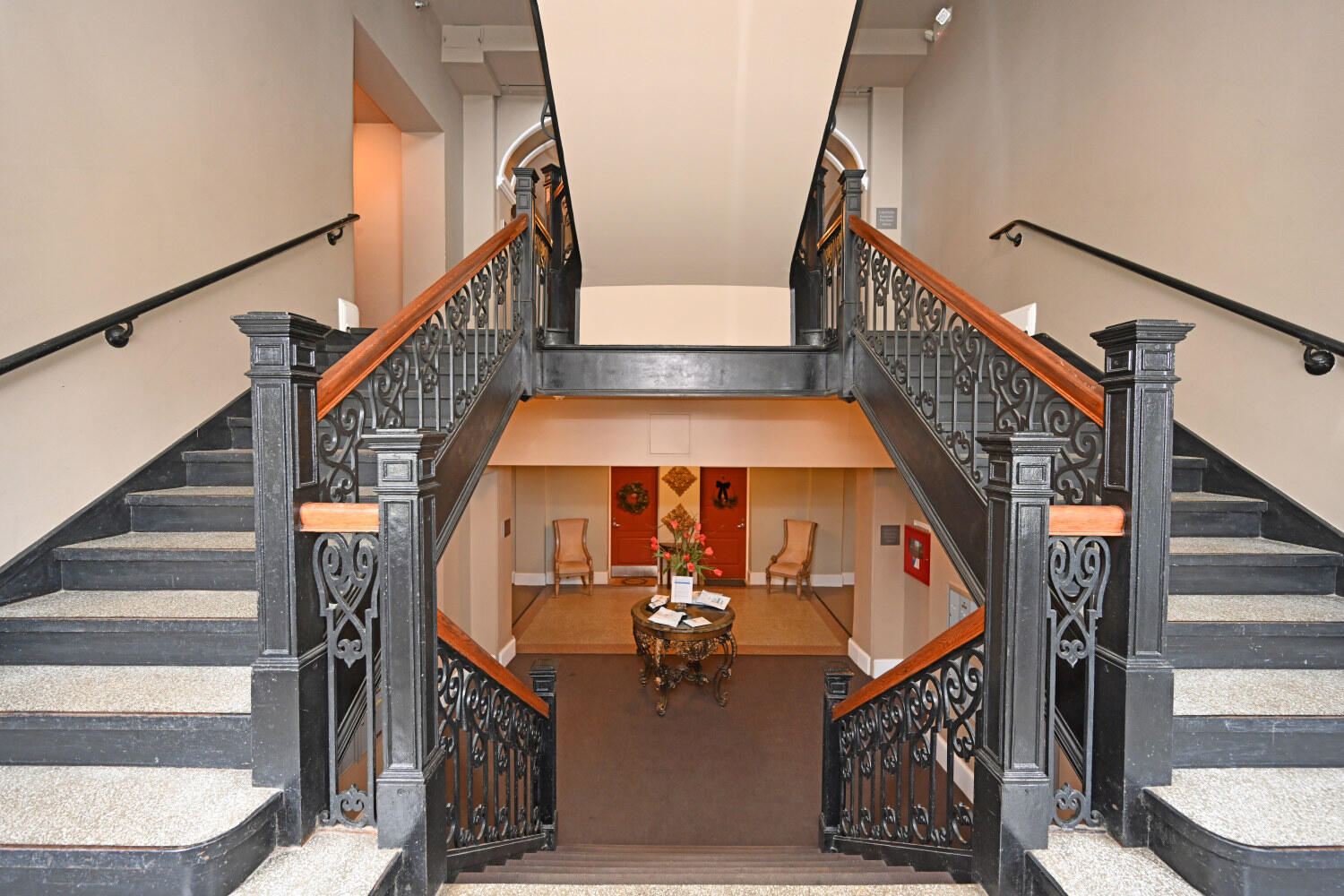 803 E 6th Street, 205