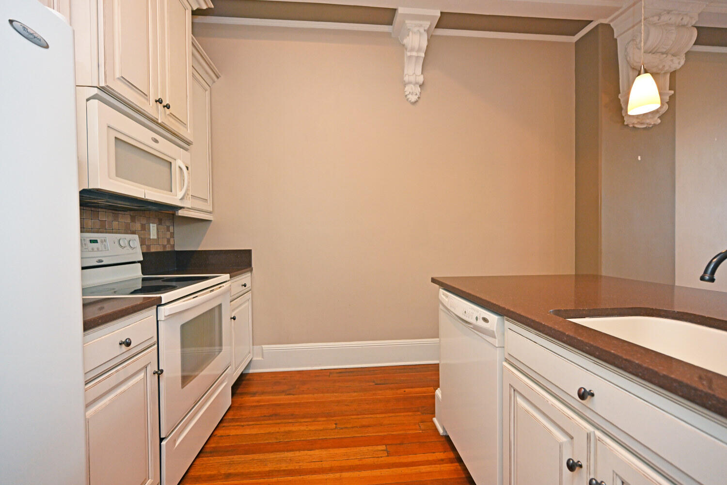 803 E 6th Street, 205