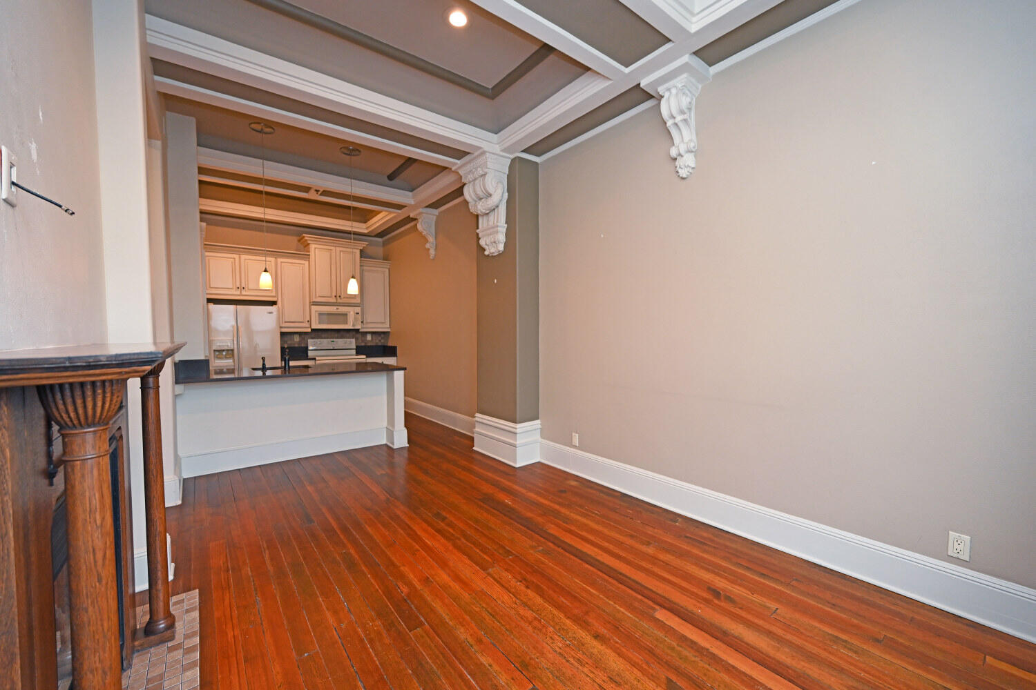 803 E 6th Street, 205