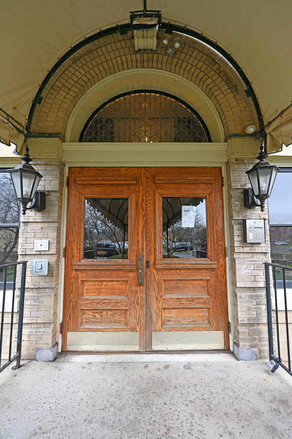 803 E 6th Street, 205