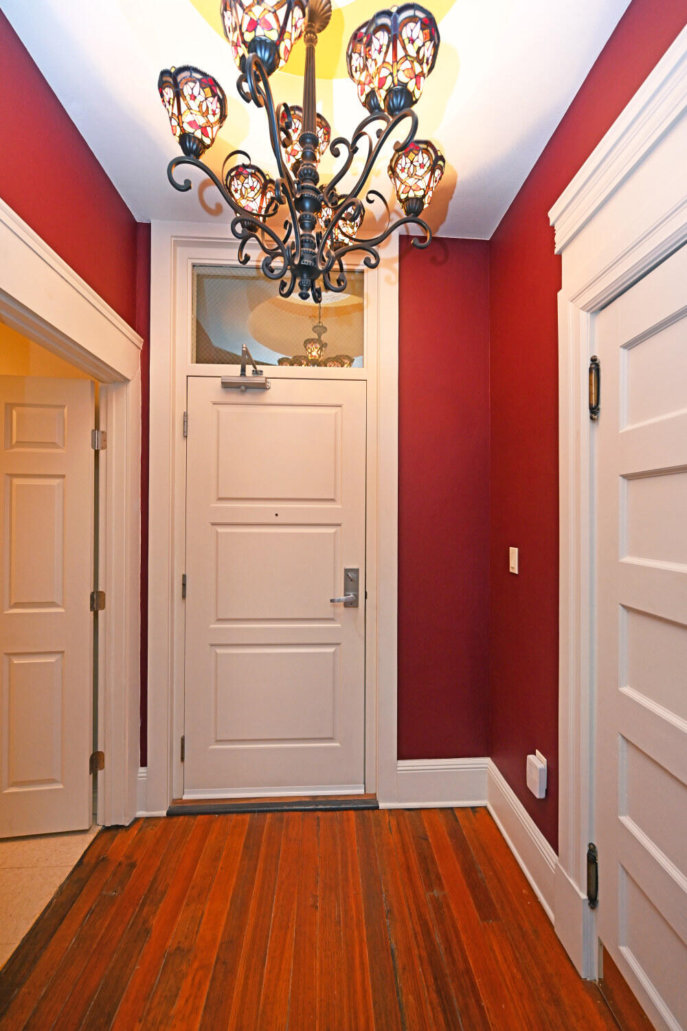 803 E 6th Street, 205
