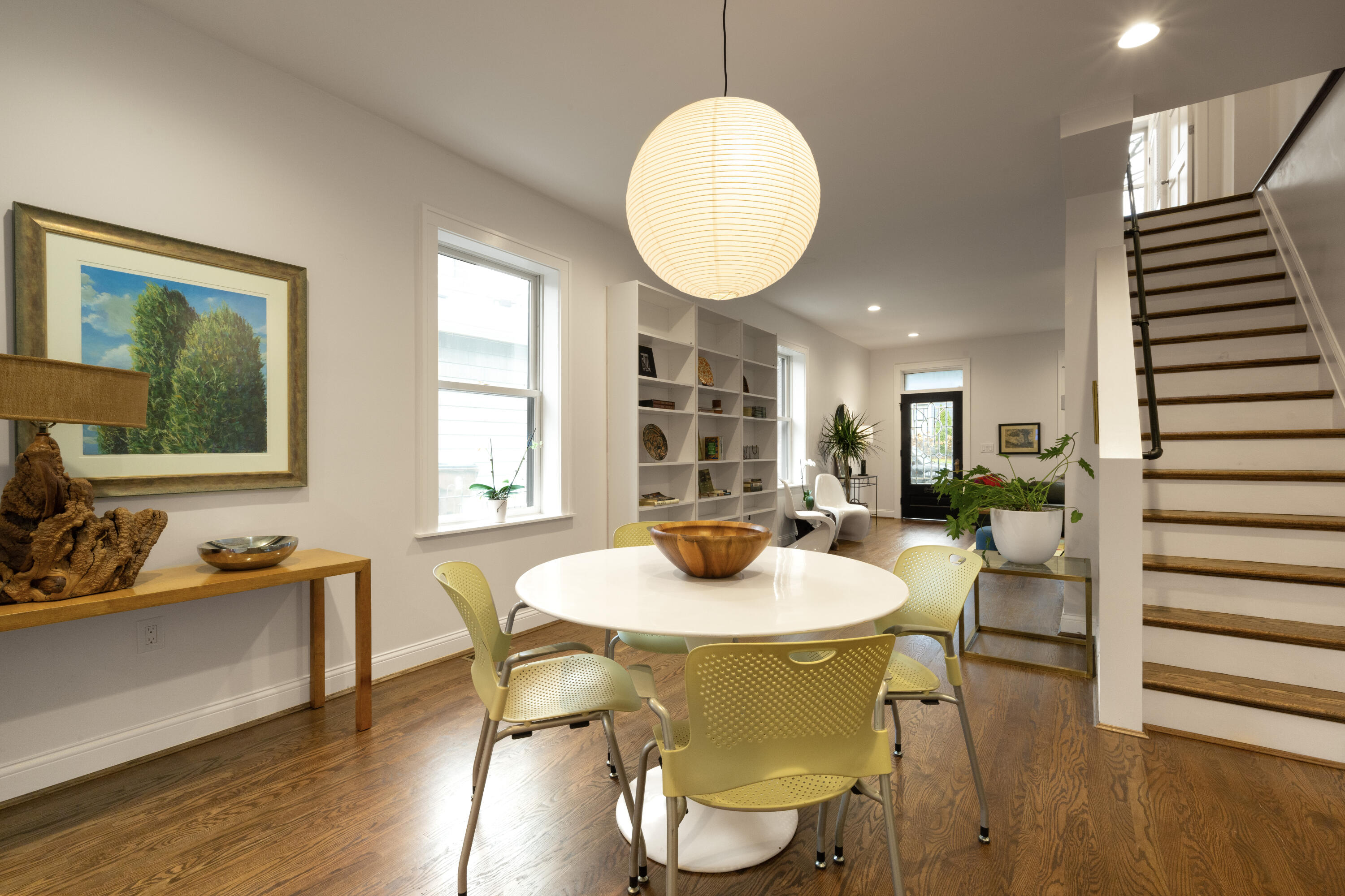 512 W 7th Street