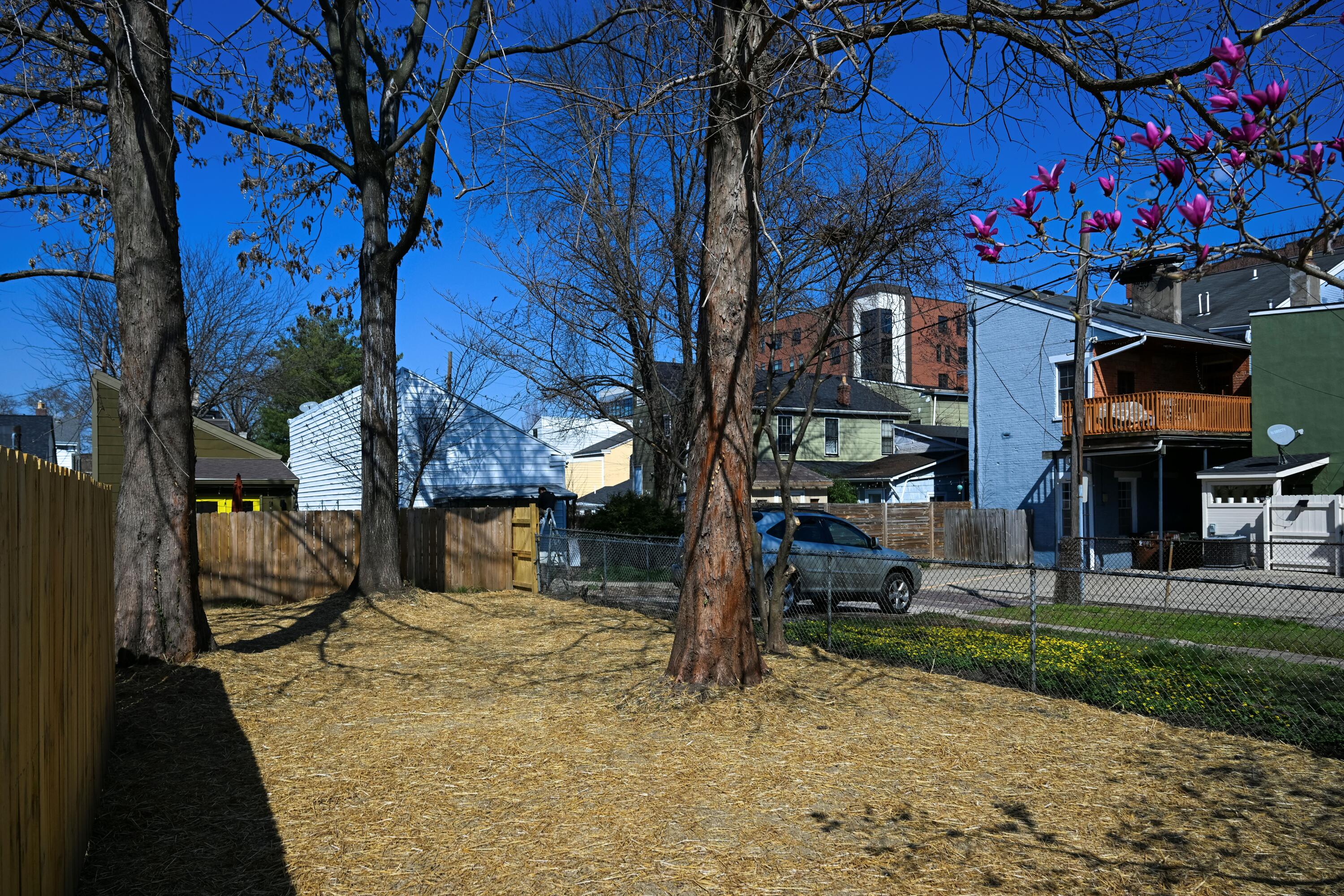 512 W 7th Street