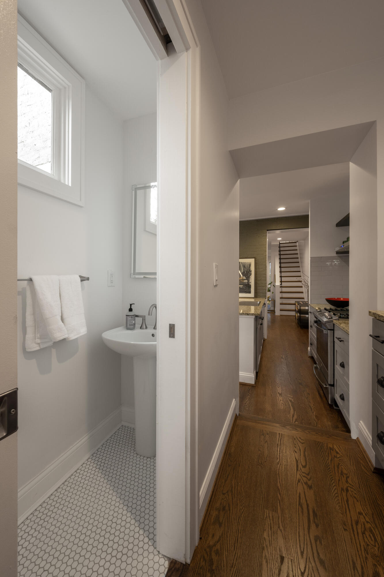 512 W 7th Street