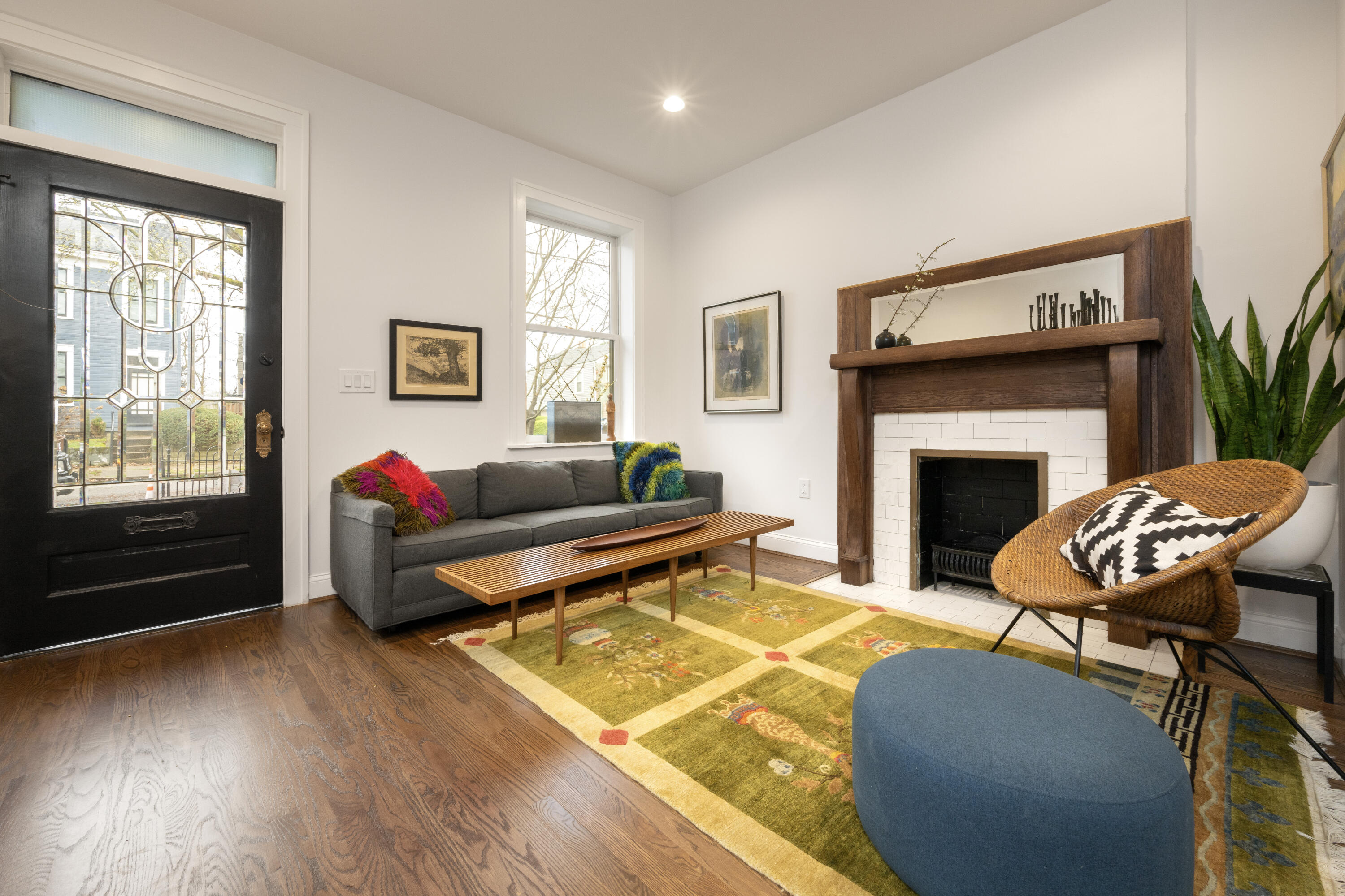 512 W 7th Street