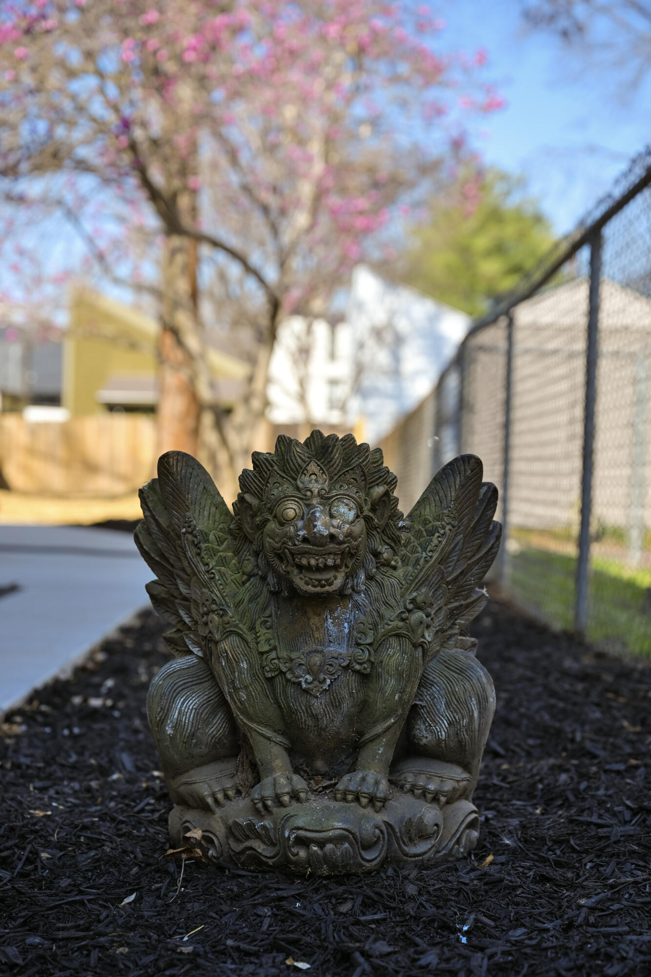 512 W 7th Street