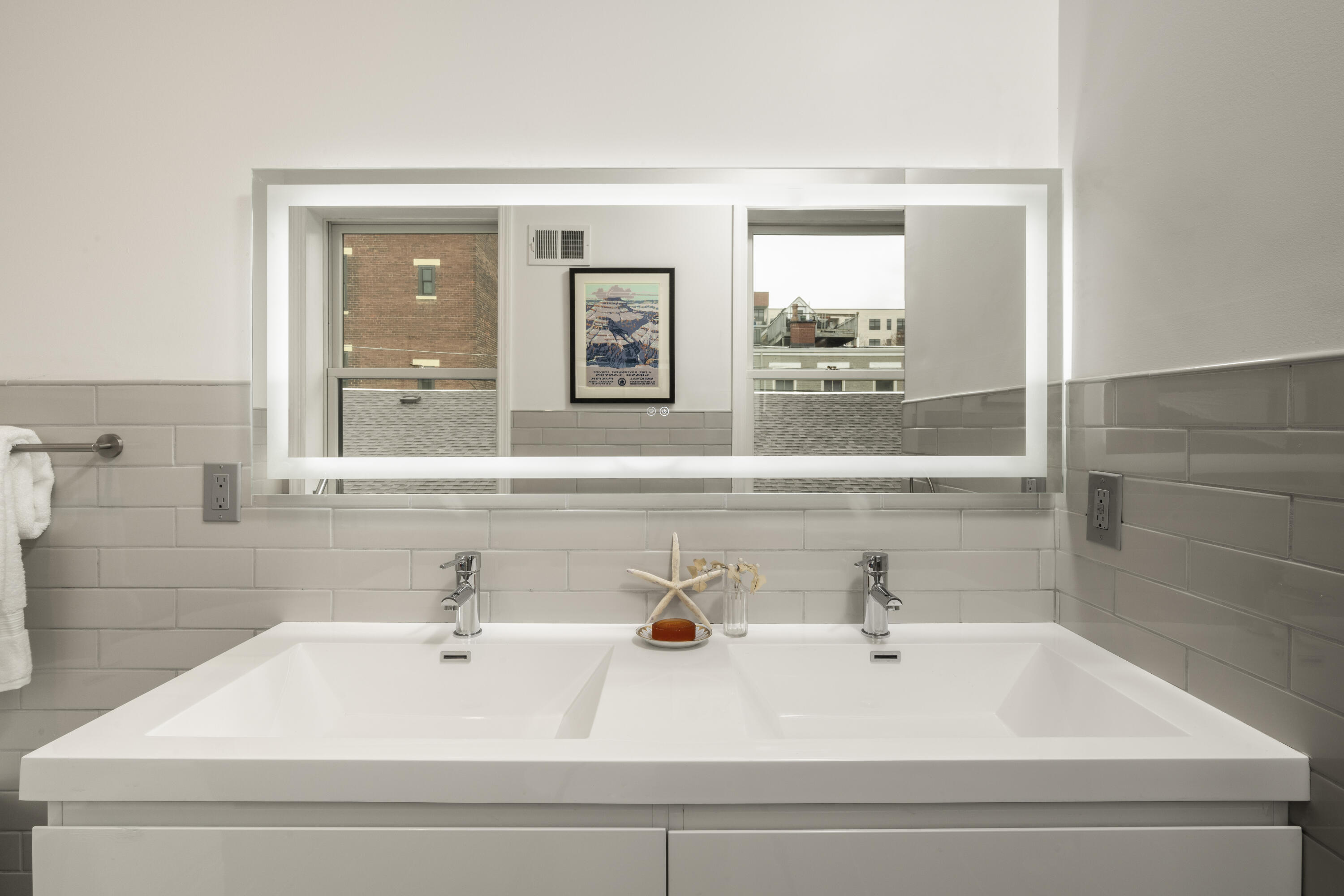 512 W 7th Street