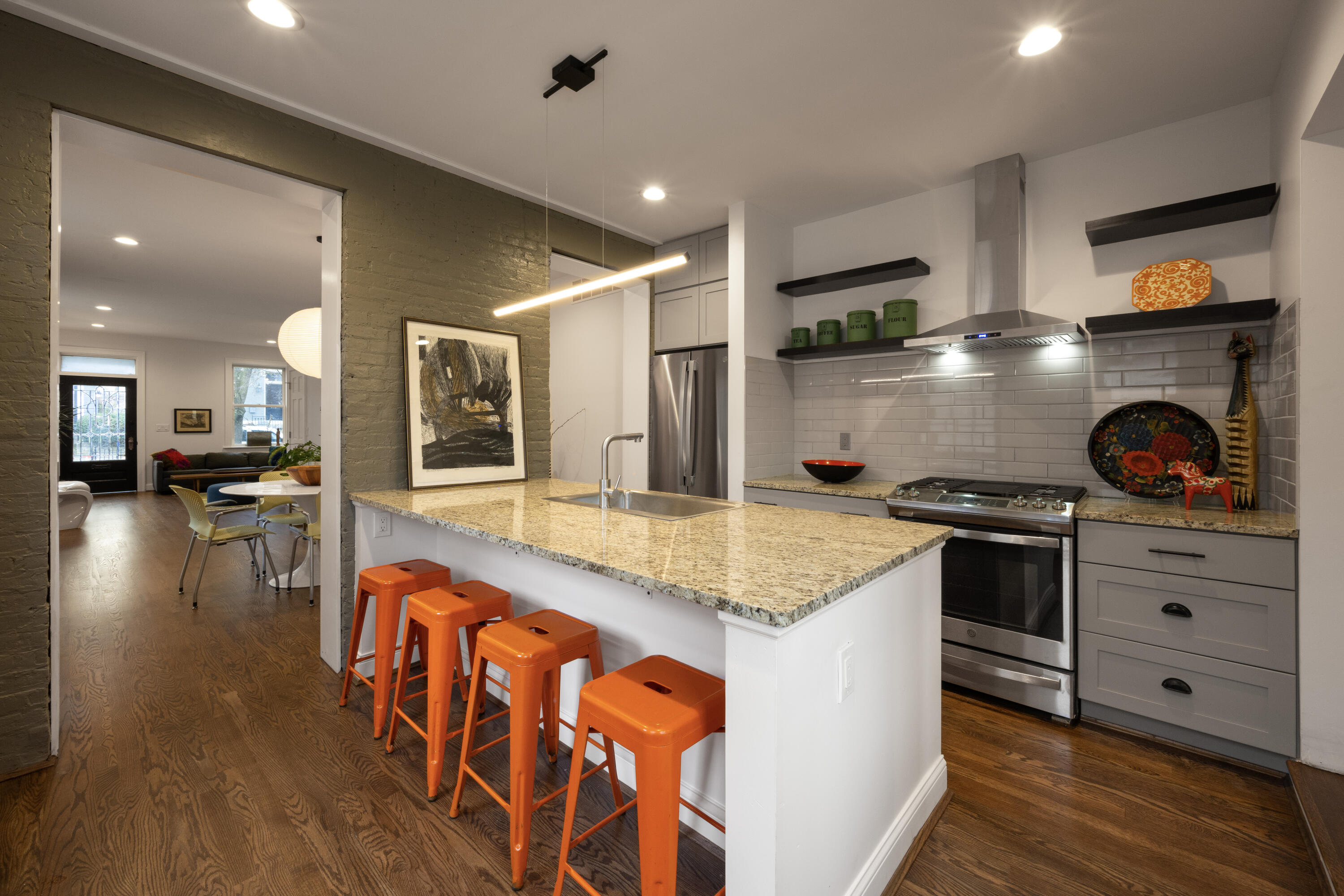512 W 7th Street