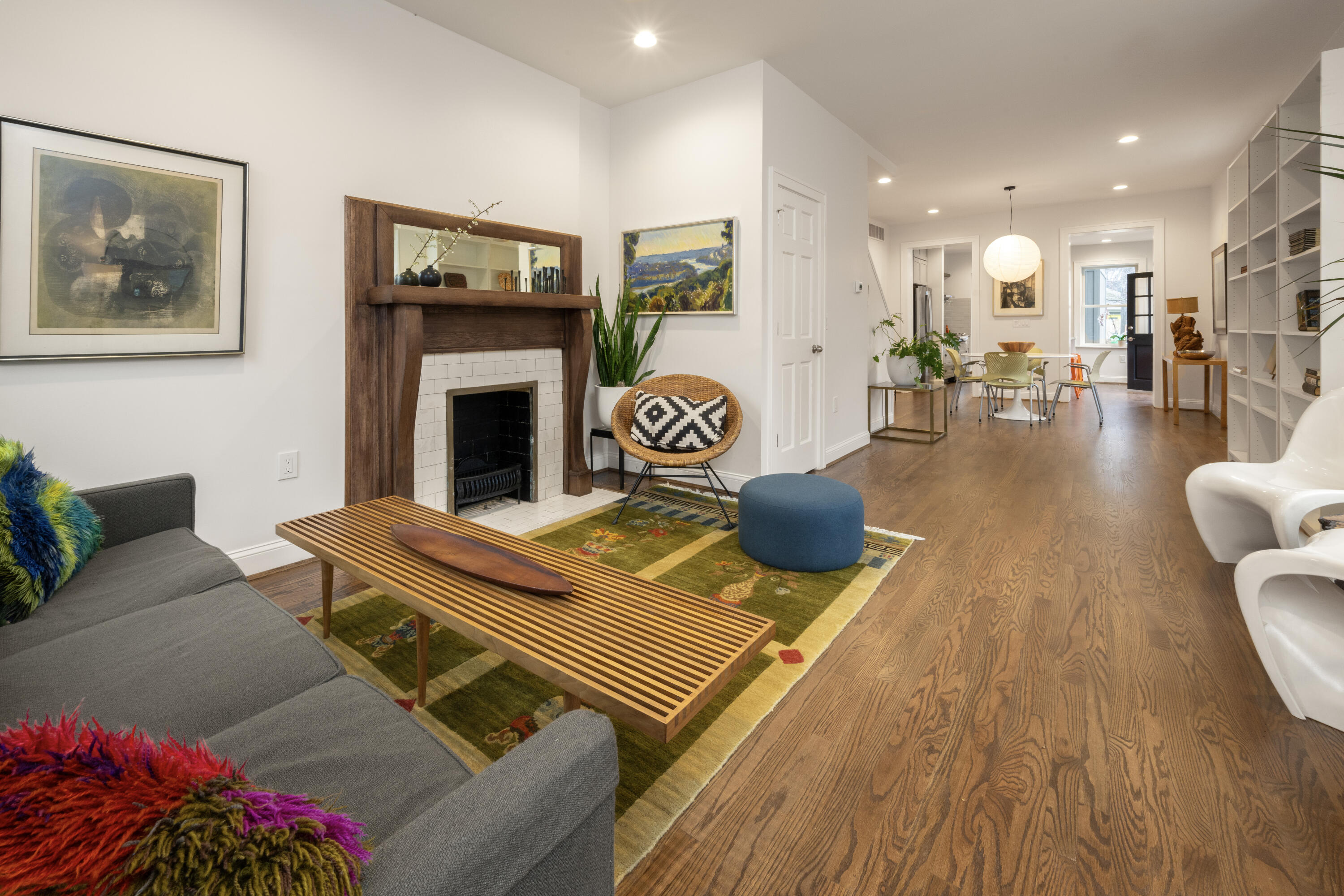 512 W 7th Street