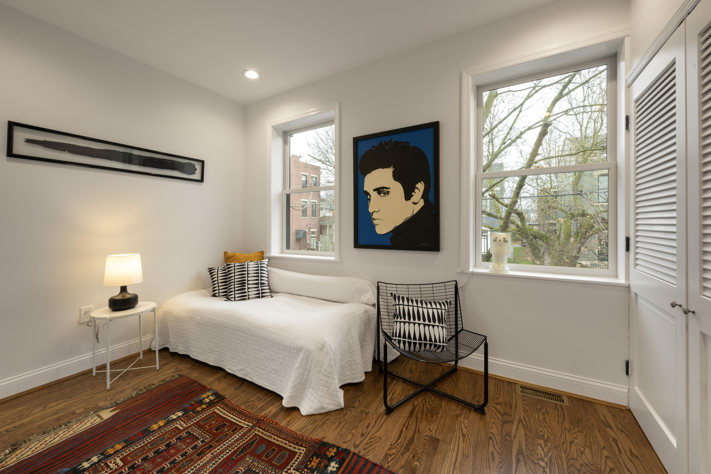 512 W 7th Street