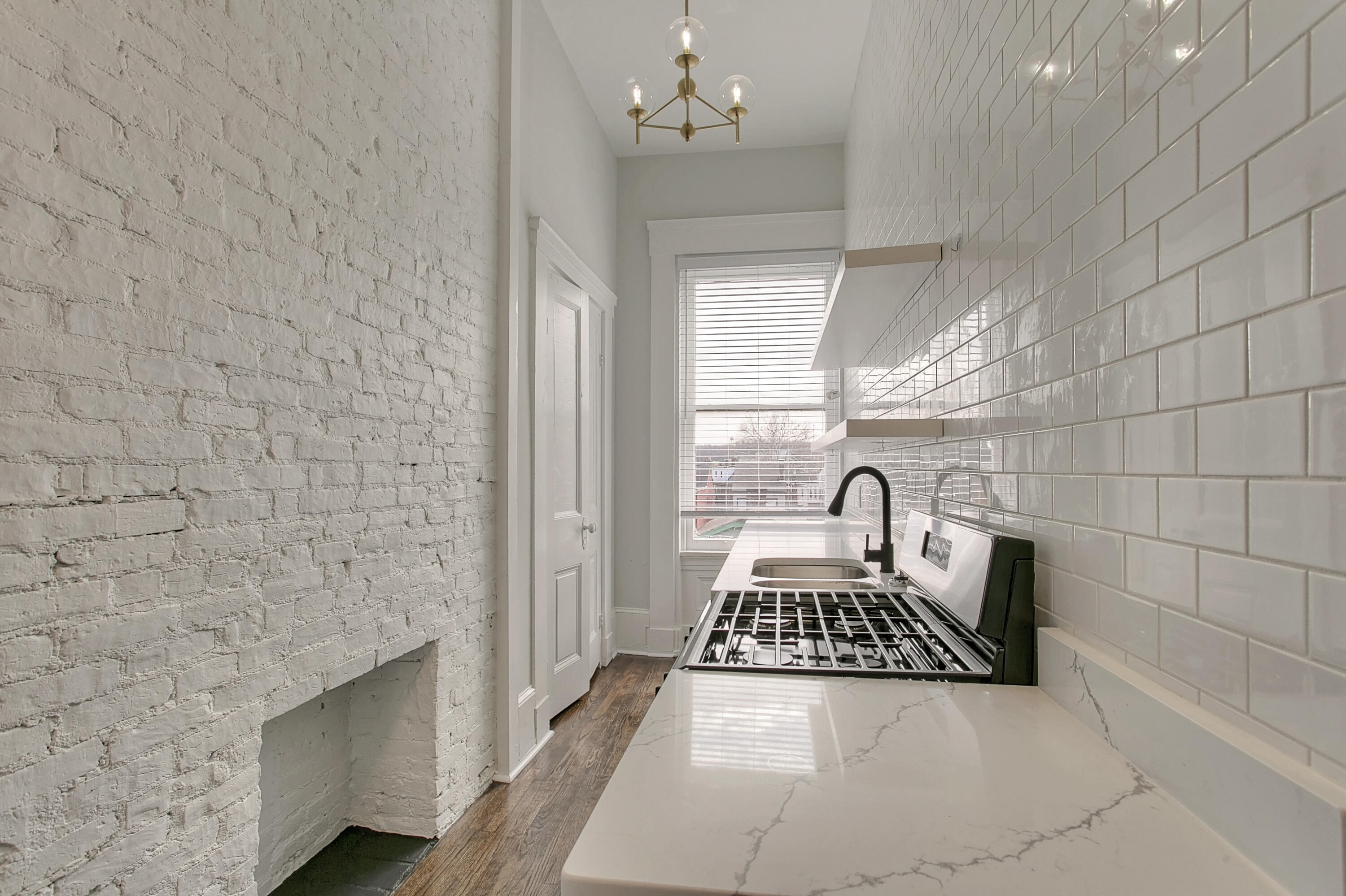 416 Emma Street, 9