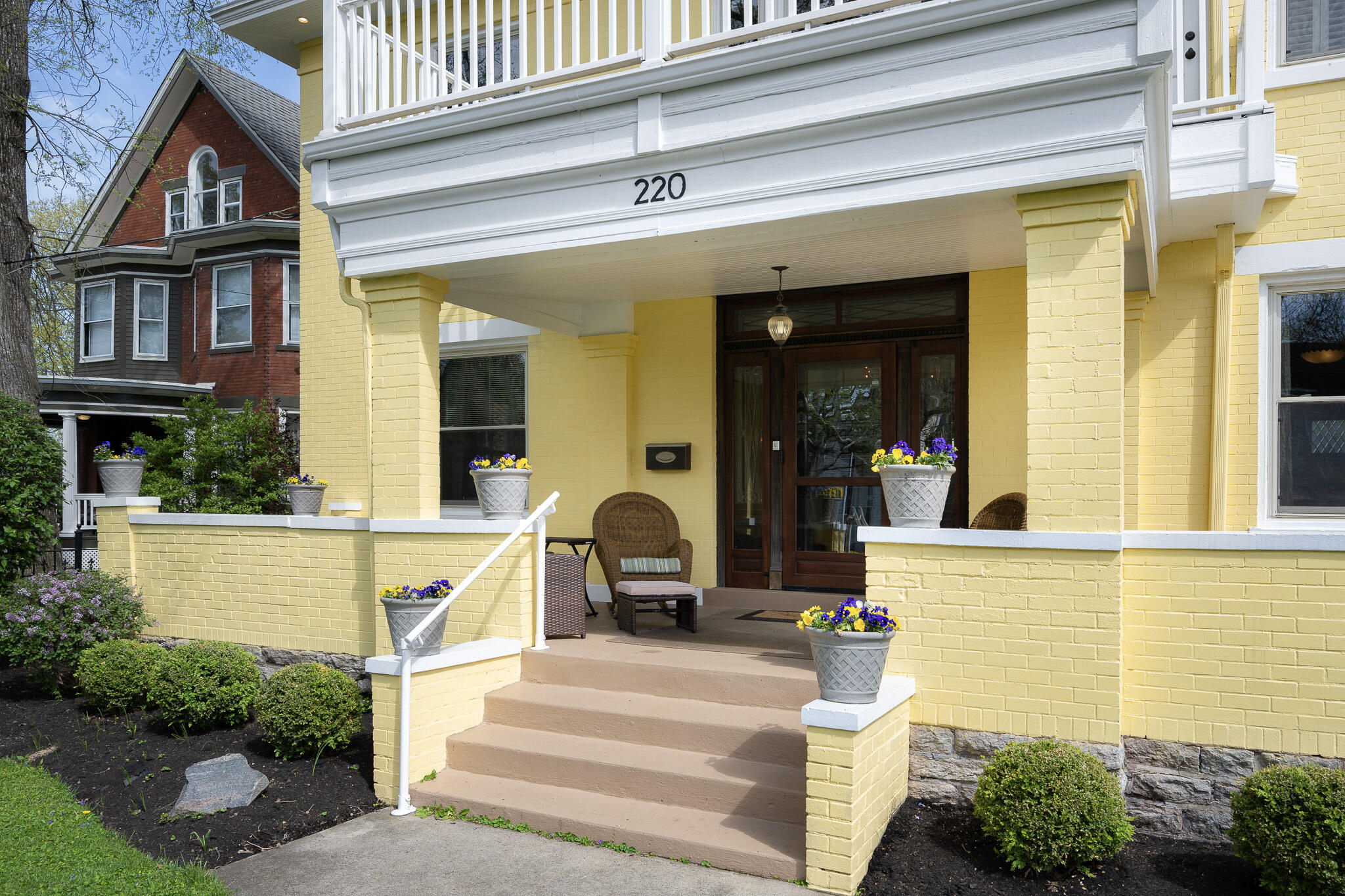 220 Wallace Avenue