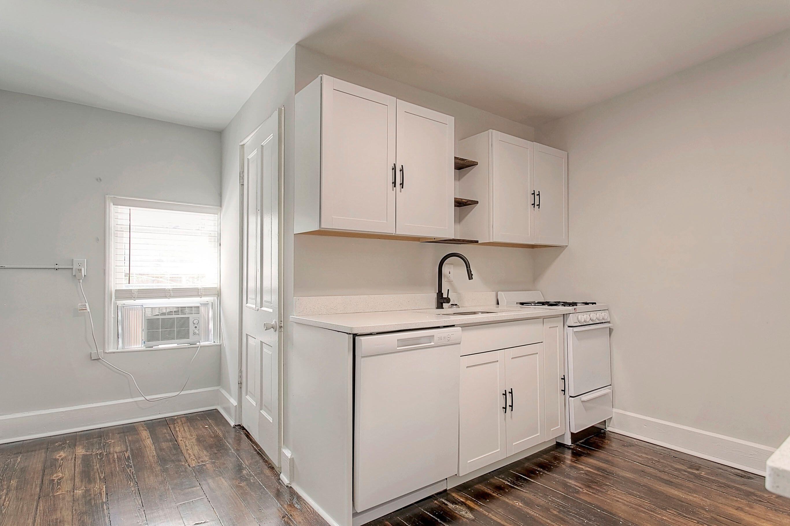 513 Sanford Street, 3