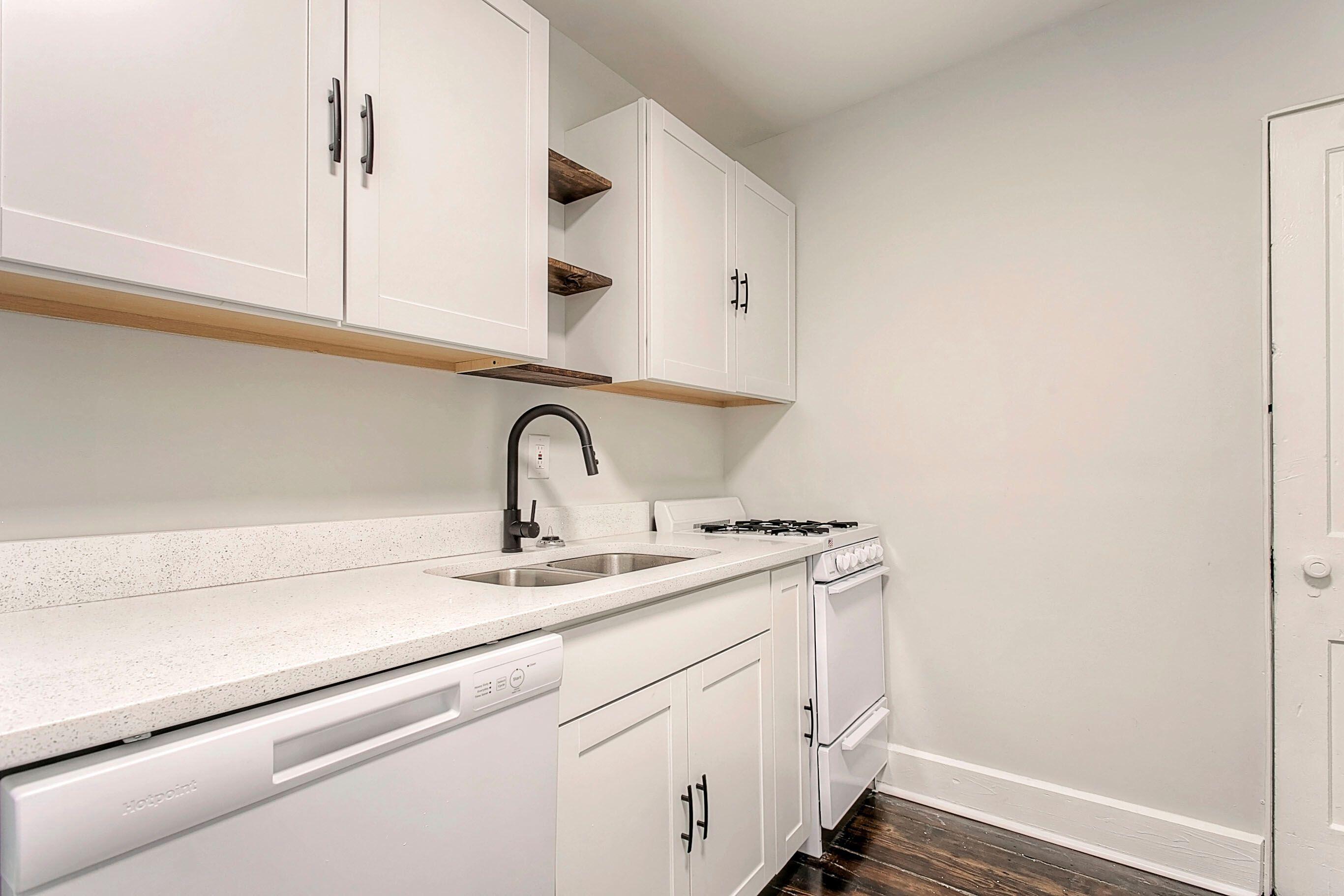 513 Sanford Street, 3