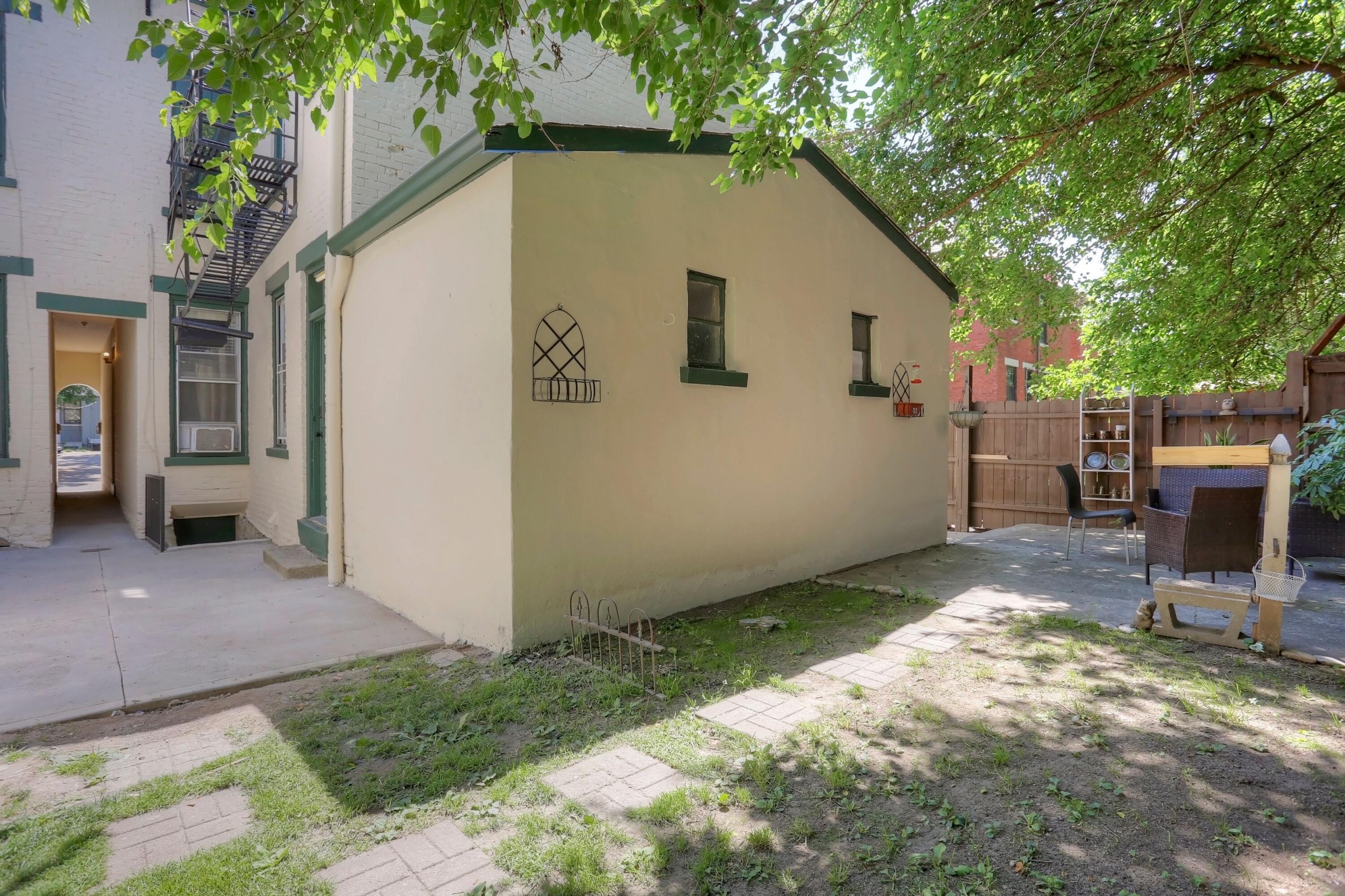 513 Sanford Street, 3