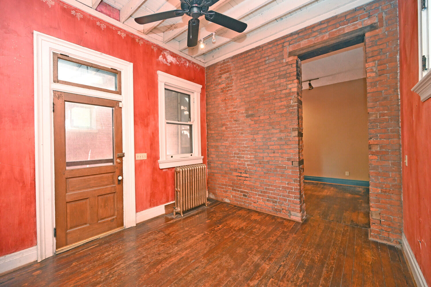 124 W 6th Street