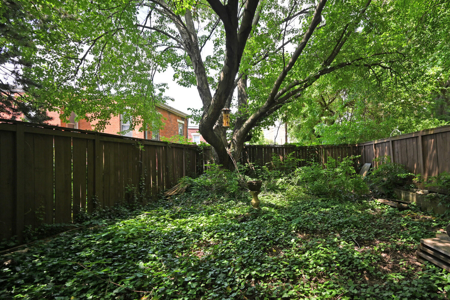 124 W 6th Street