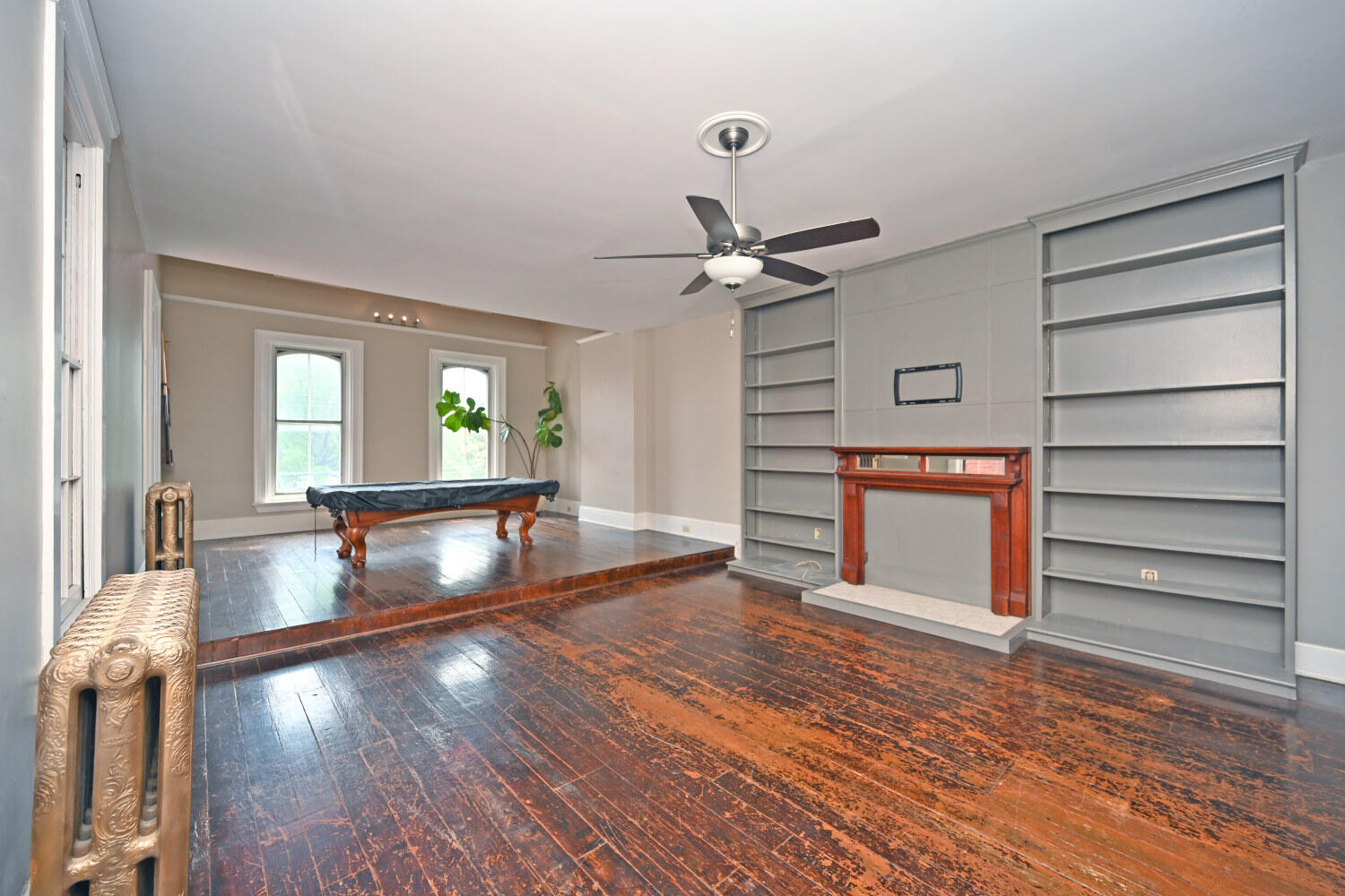 124 W 6th Street