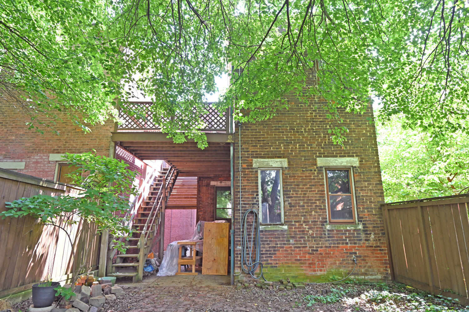 124 W 6th Street