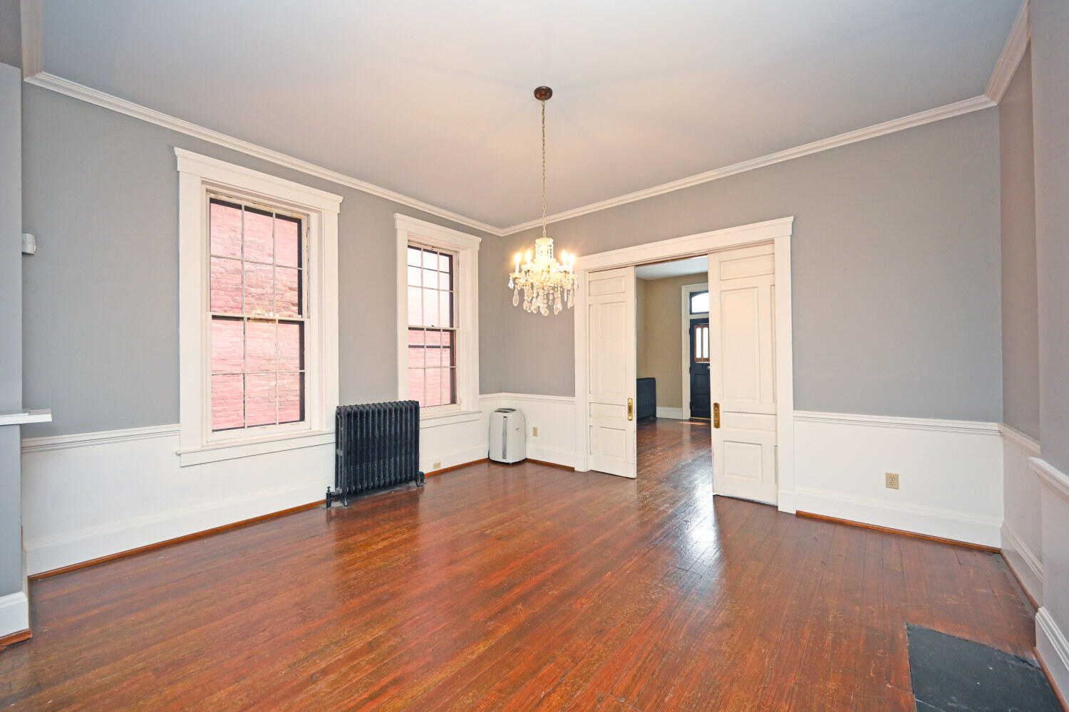 124 W 6th Street