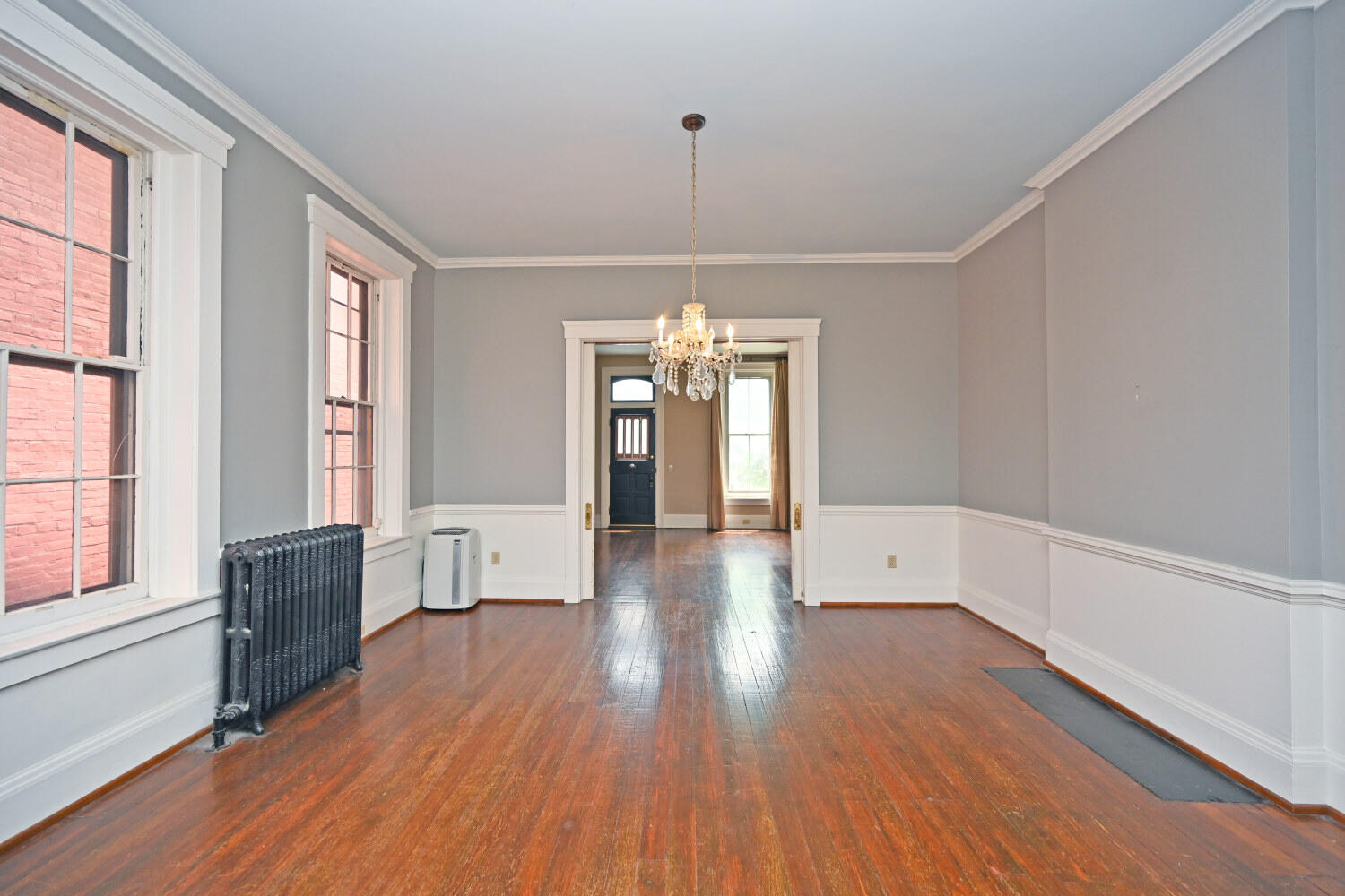 124 W 6th Street