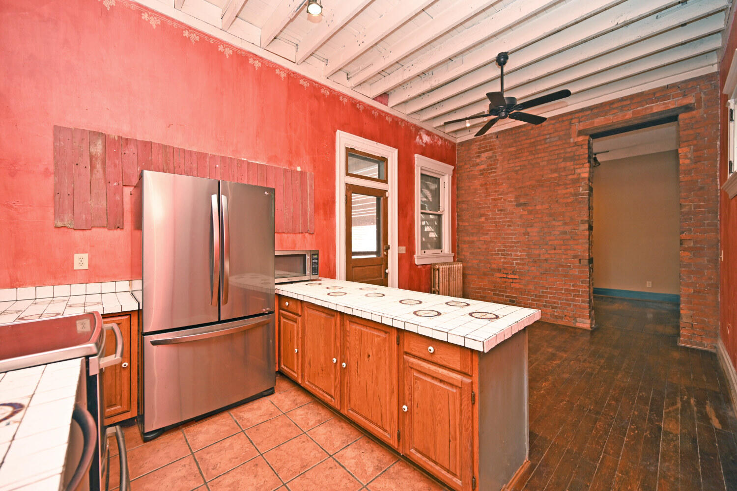 124 W 6th Street