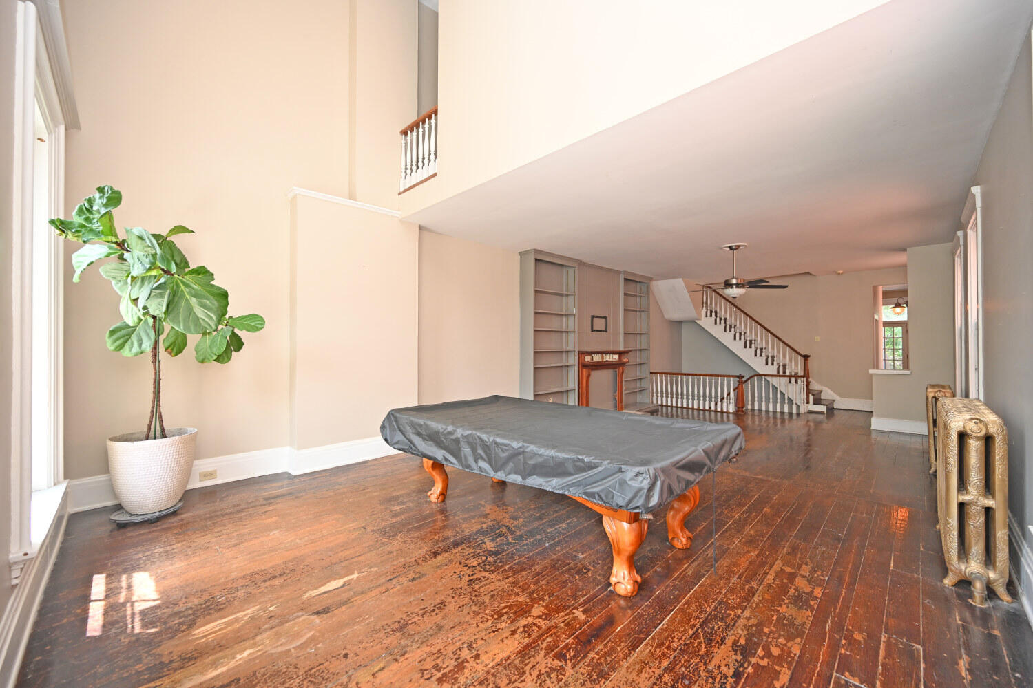 124 W 6th Street