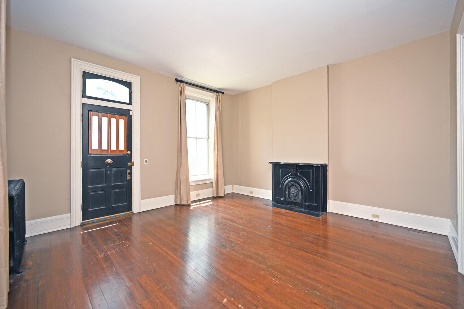 124 W 6th Street