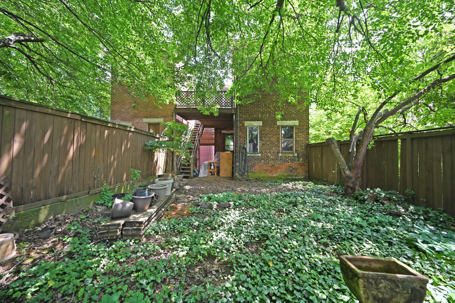 124 W 6th Street