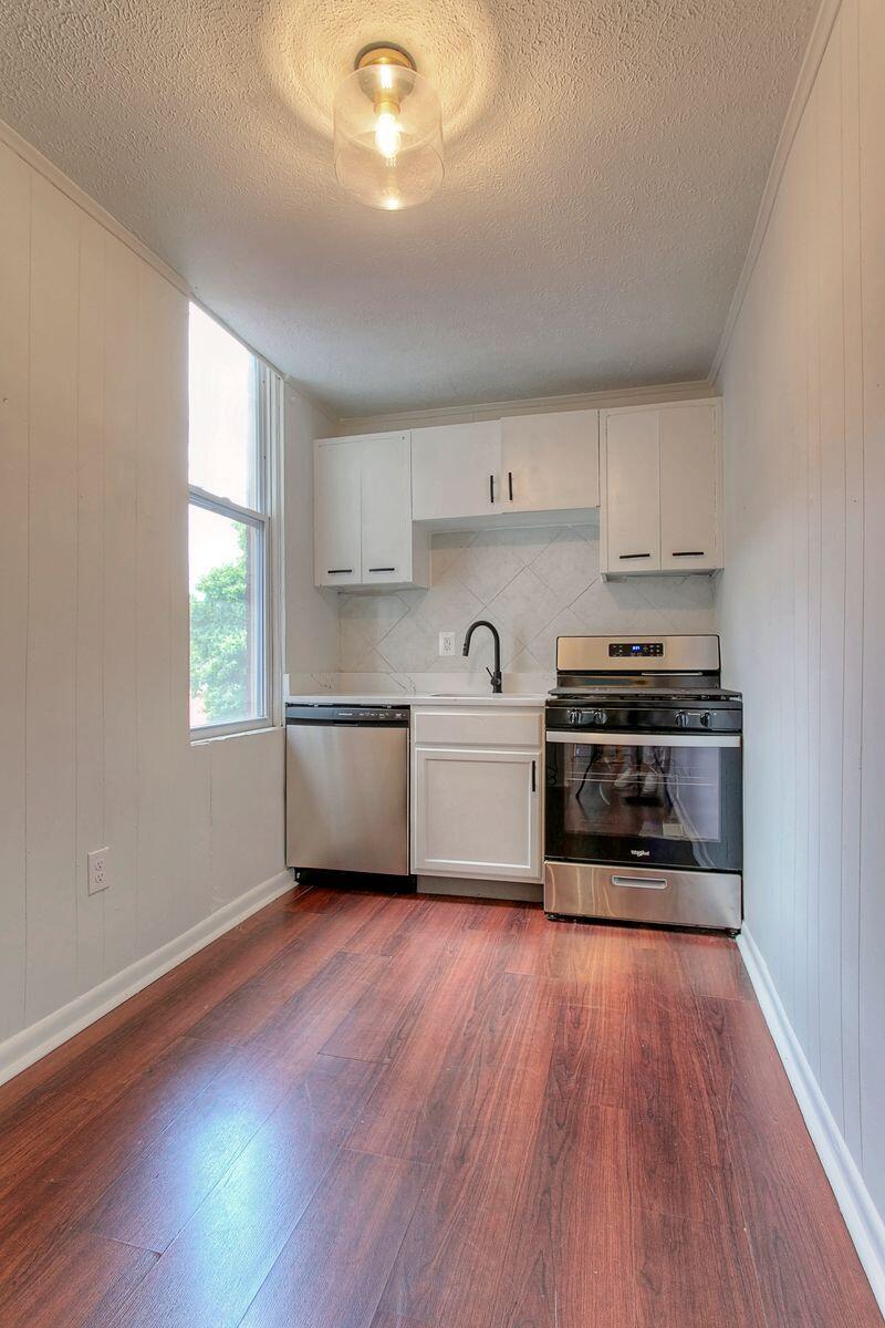 416 Emma Street, 6