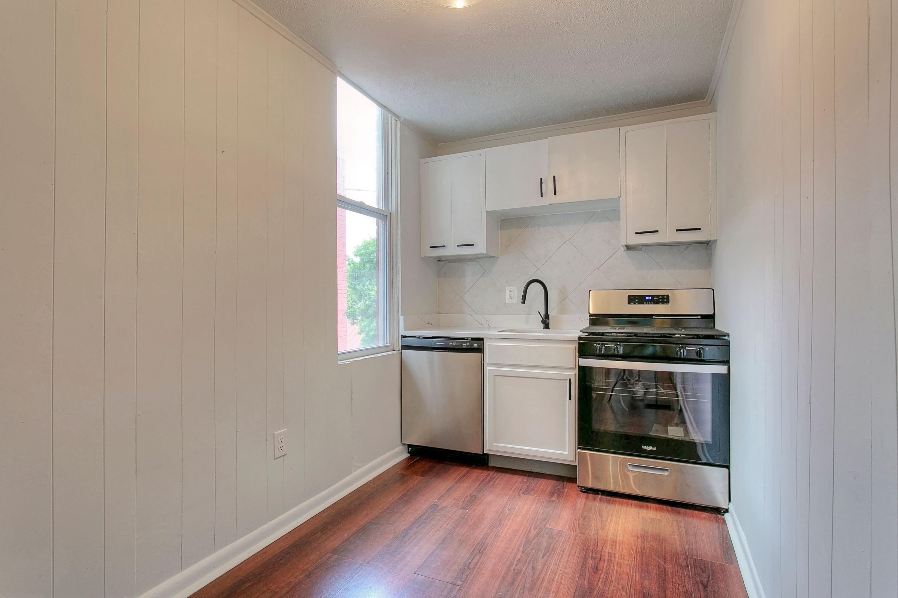 416 Emma Street, 6